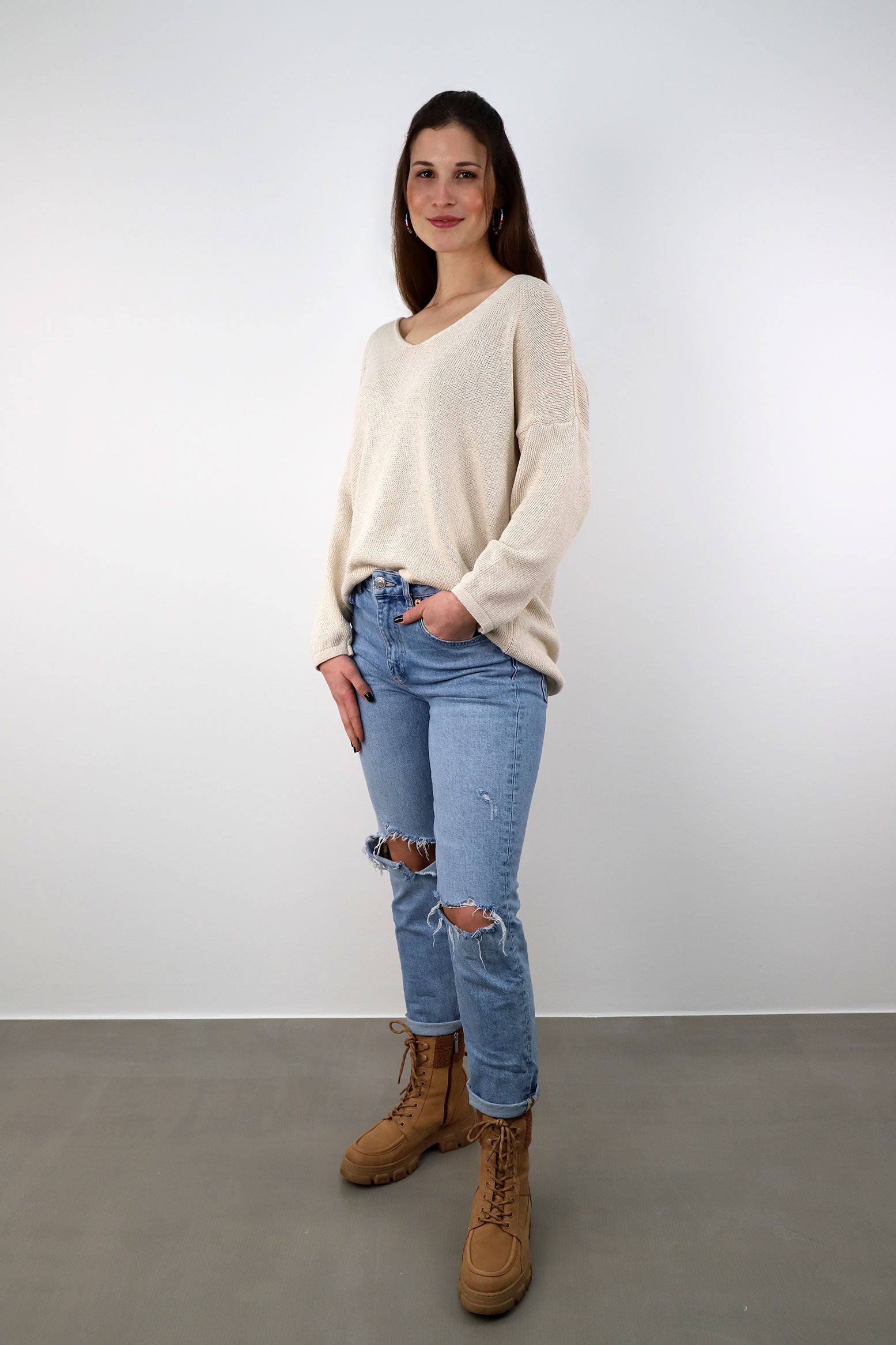 Oversized Pullover mit V-Ausschnitt - Creme
