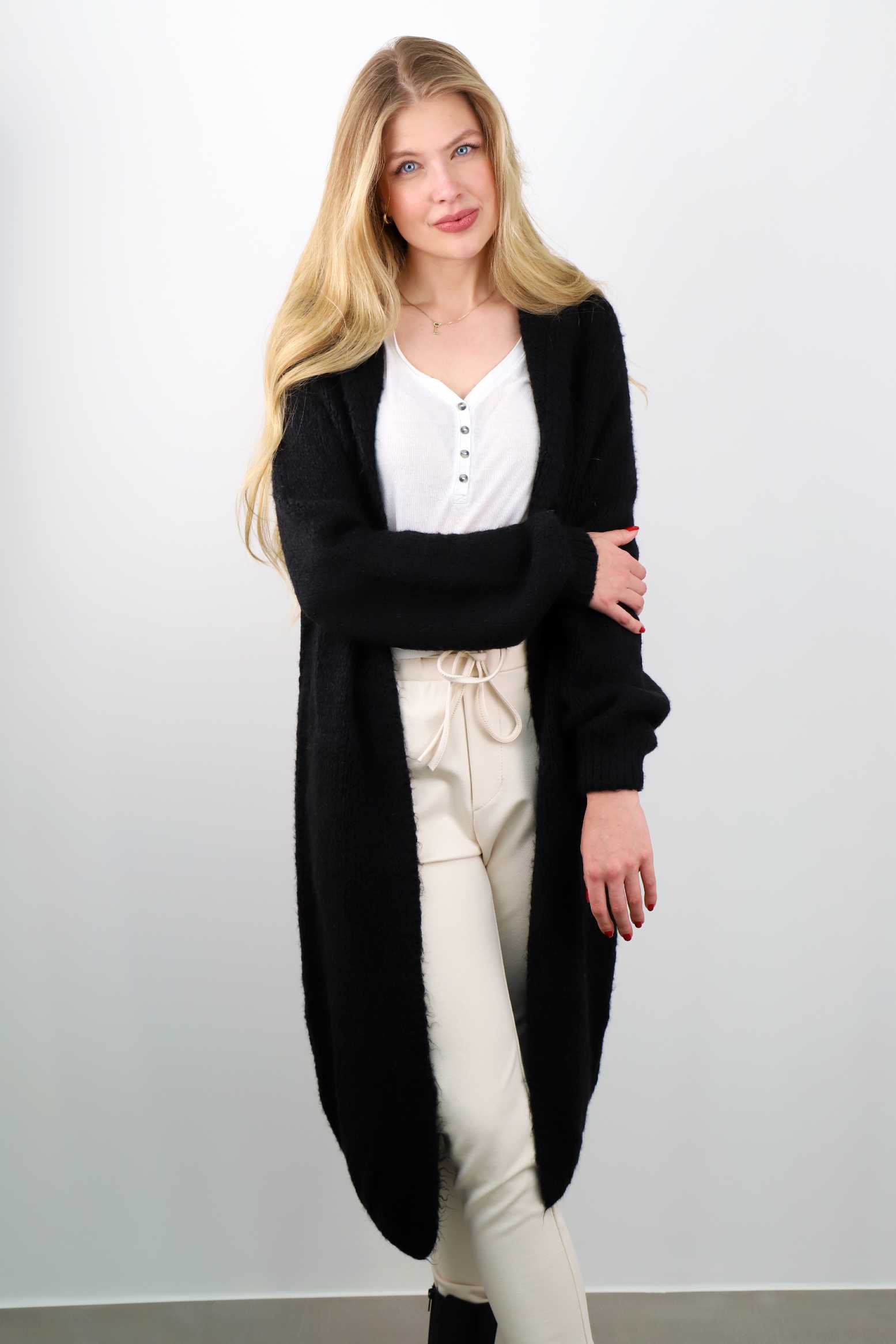 Strickjacke mit Taschen und Kapuze - Schwarz
