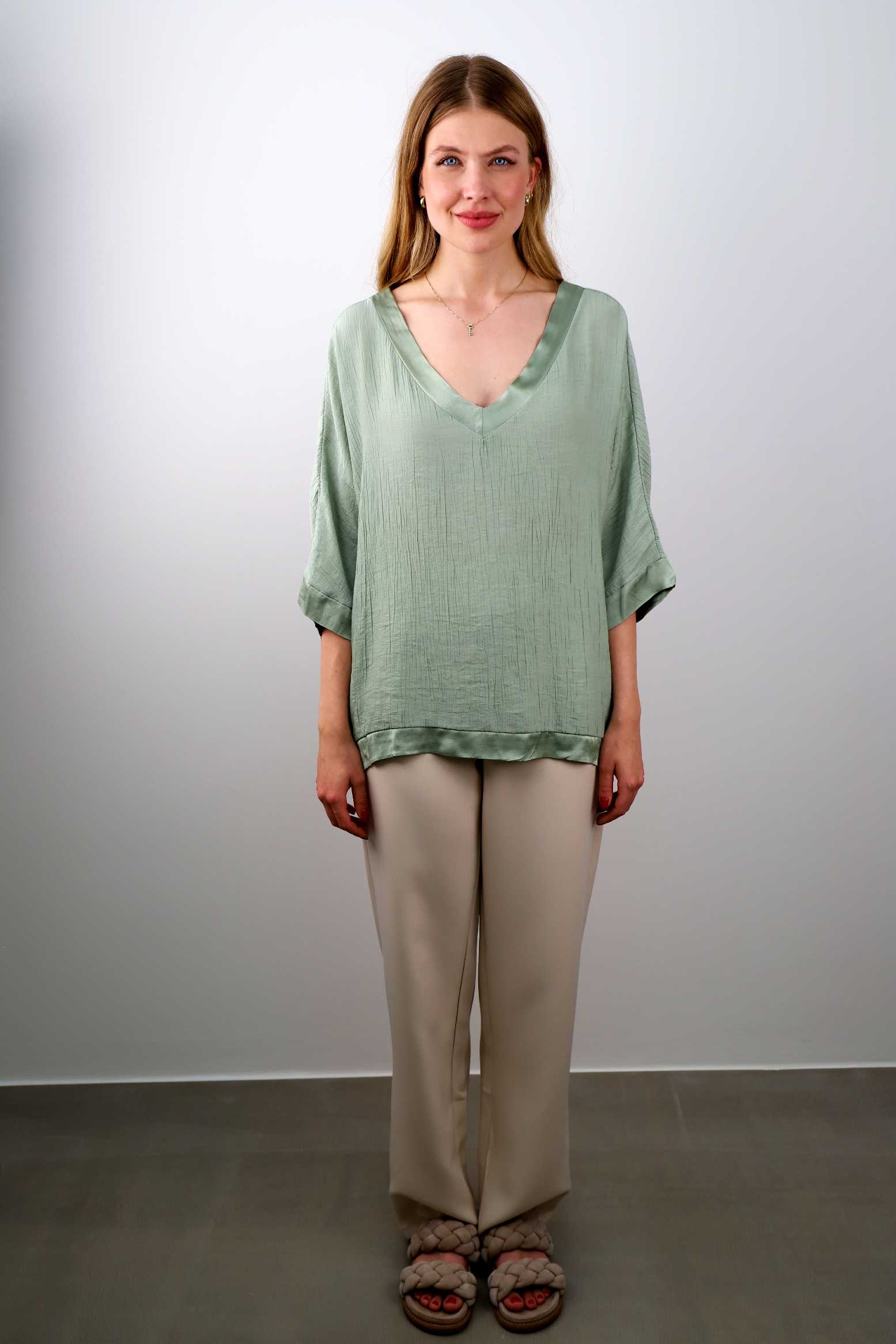 Bluse mit V-Neck - Khaki