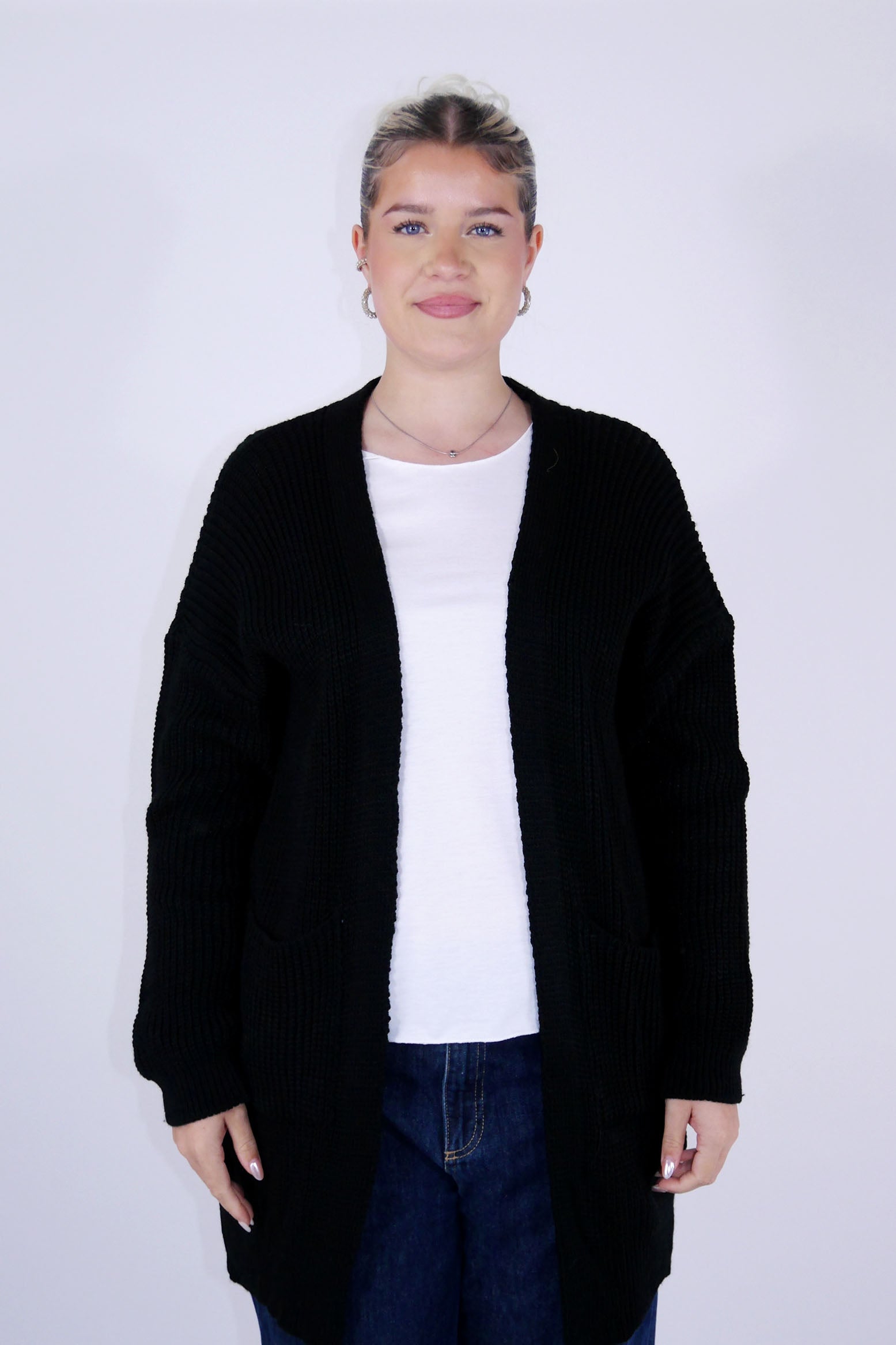 Flair - Strickjacke in trendigem Schwarz