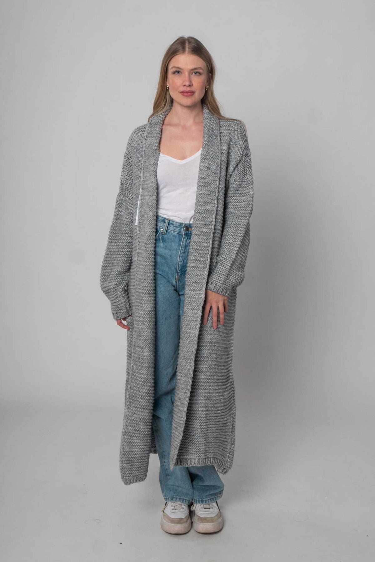 Stilvolle Strickjacke lang - Helllgrau