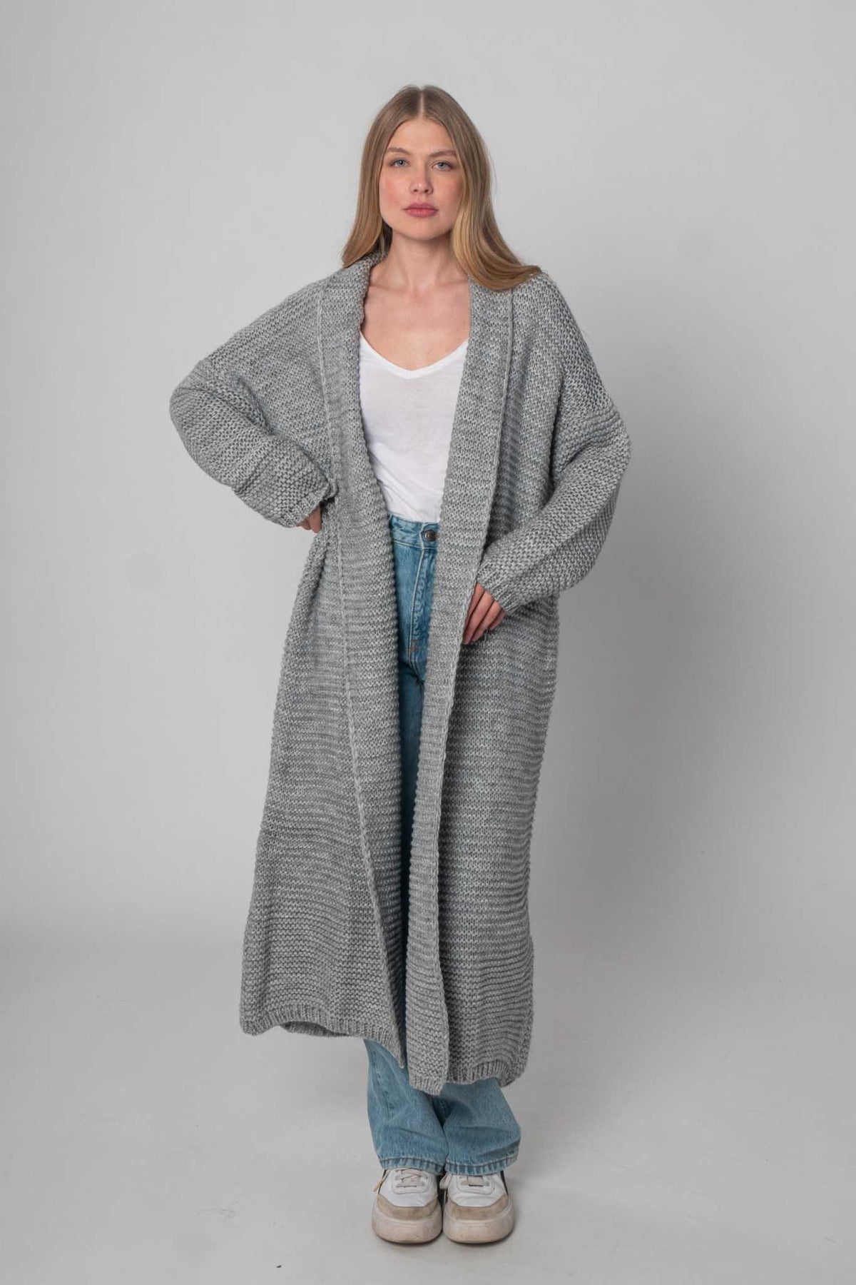 Stilvolle Strickjacke lang - Helllgrau