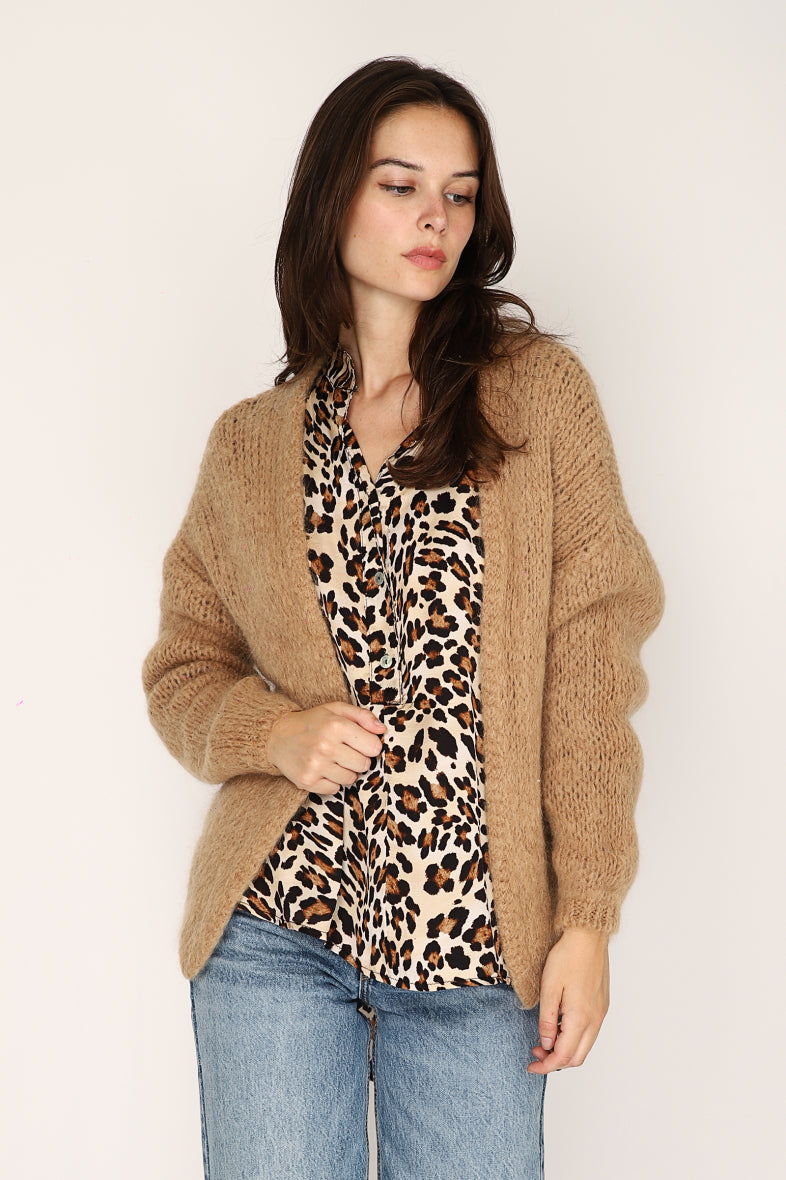 DressWithClass Satin Leo Bluse - Beige