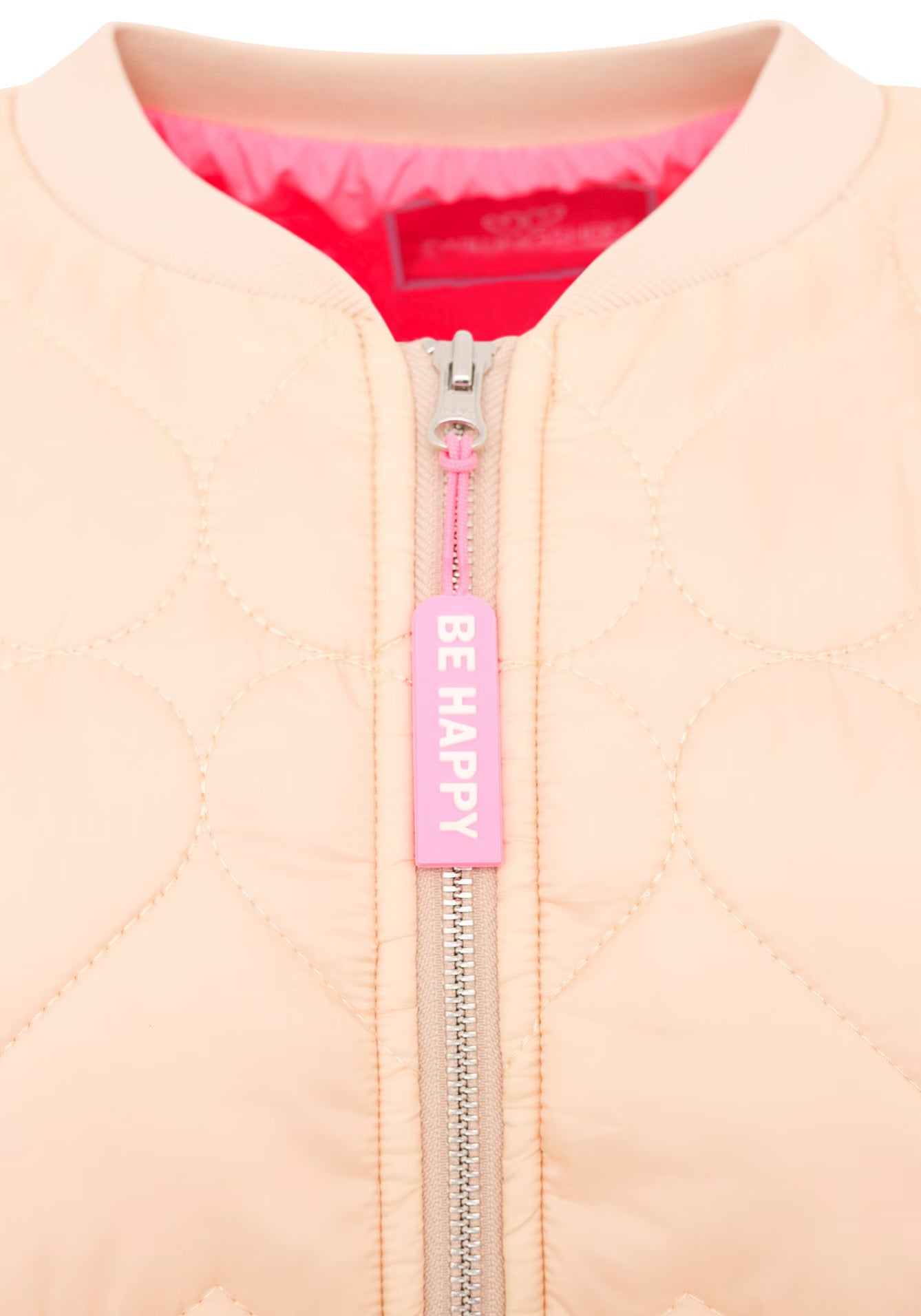 Detailansicht der Zwillingsherz Bomberjacke Be Happy in Beige – hochwertige Verarbeitung und feine Materialien