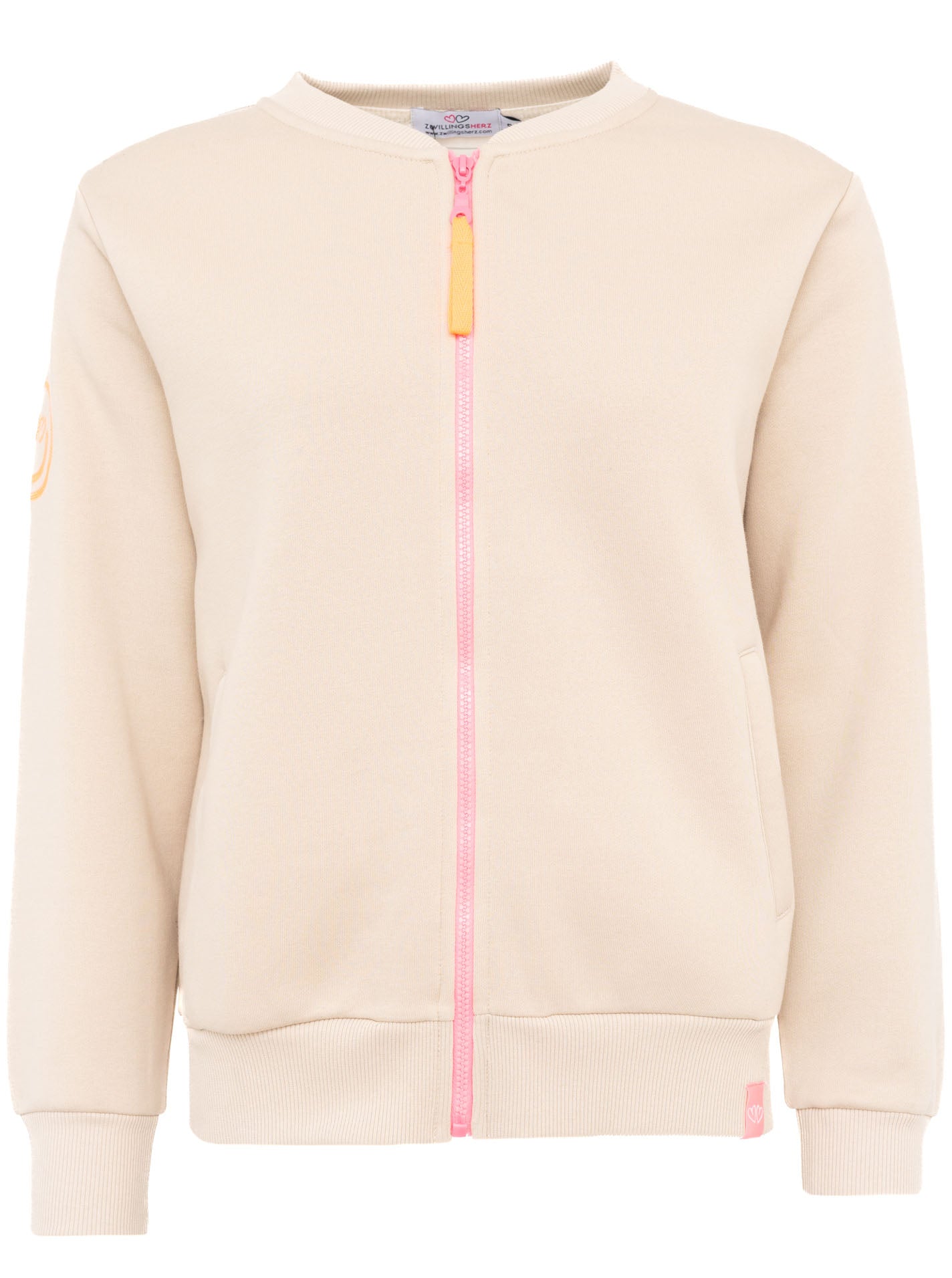 Zwillingsherz Sweatjacke in Beige mit Regenbogen-Smile-Motiv – Vorderansicht mit Reißverschluss, Kapuze und praktischen Taschen.