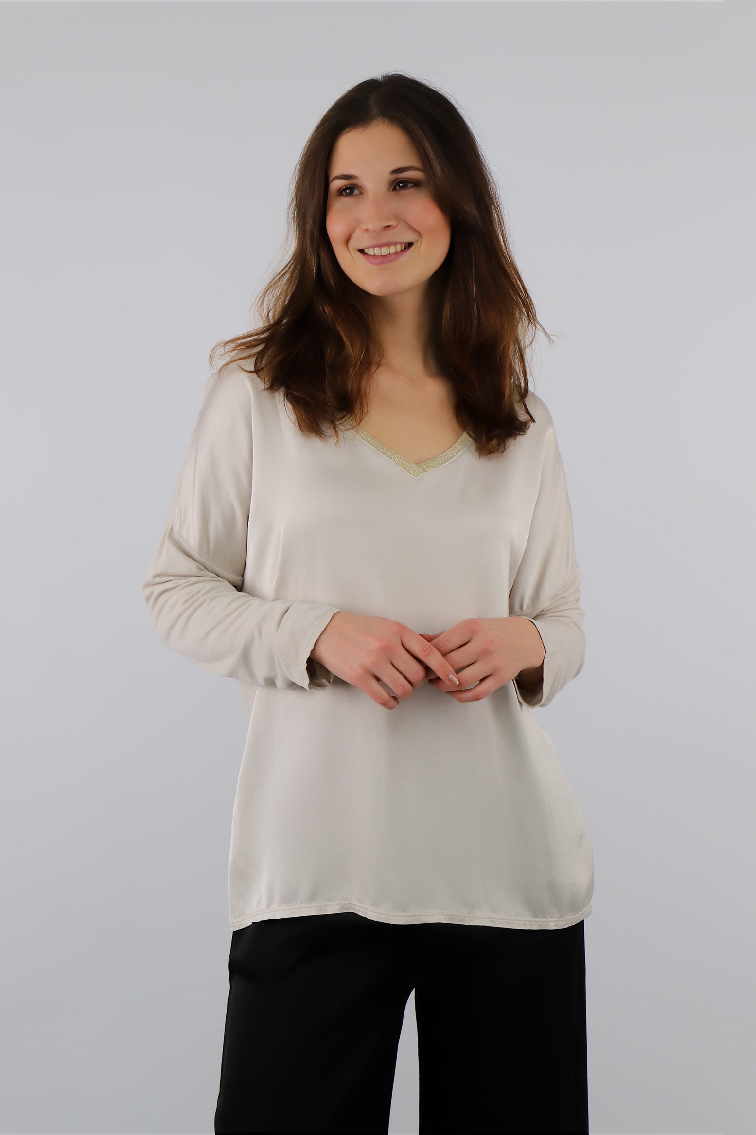 Seidenshirt mit V-Ausschnitt - Beige