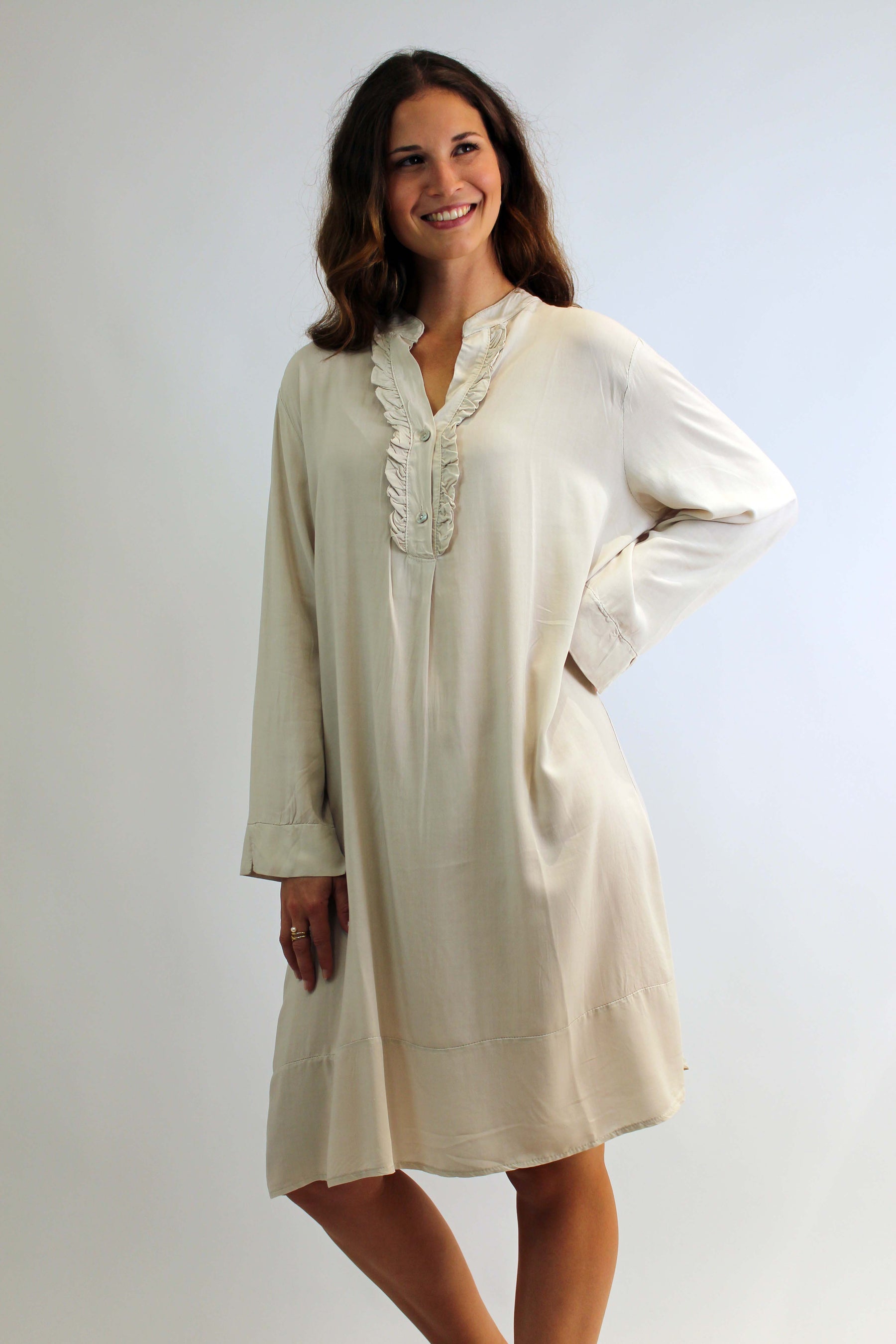 Kleid mit Rüschen "Beige"