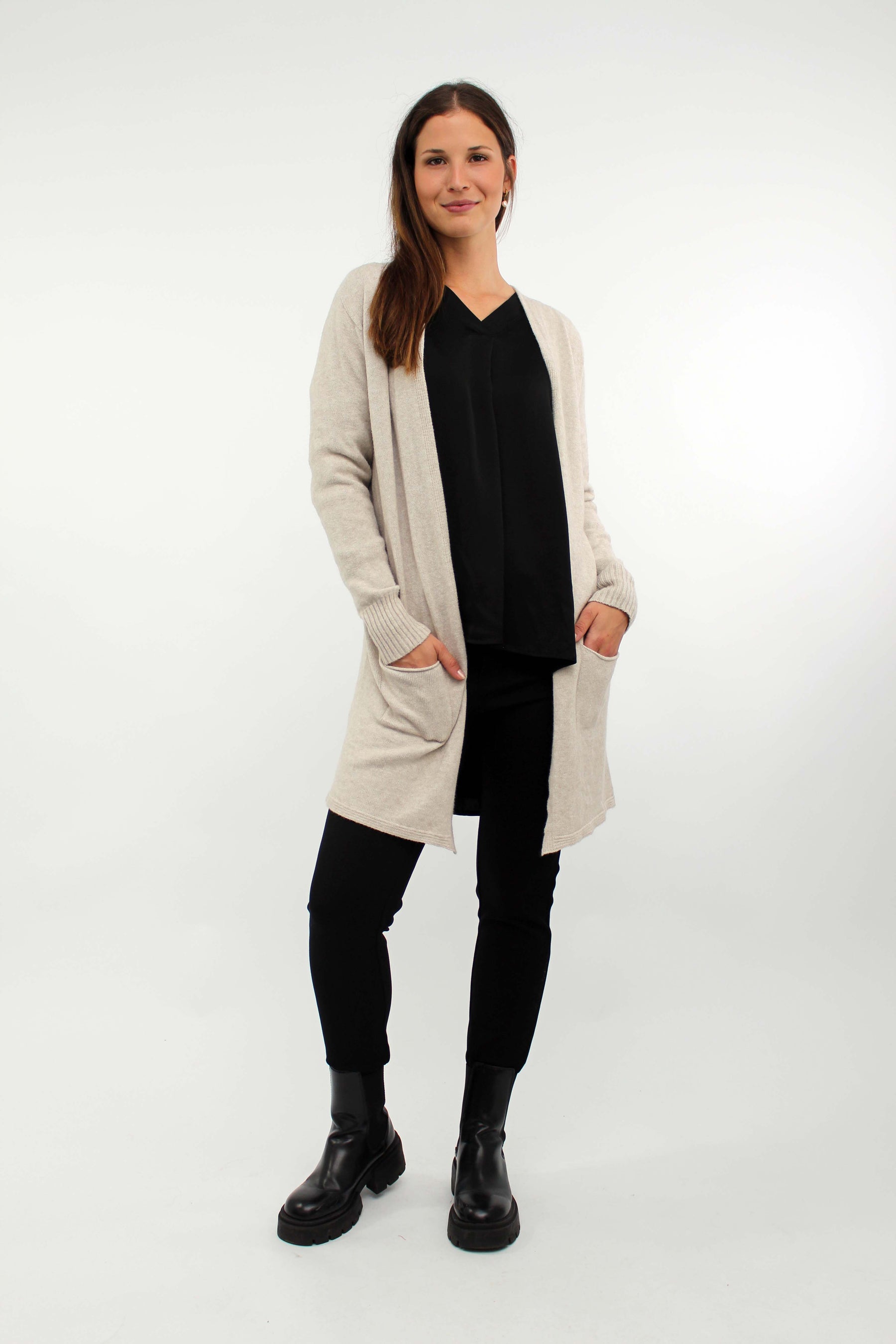 Strickjacke mit Taschen - Beige