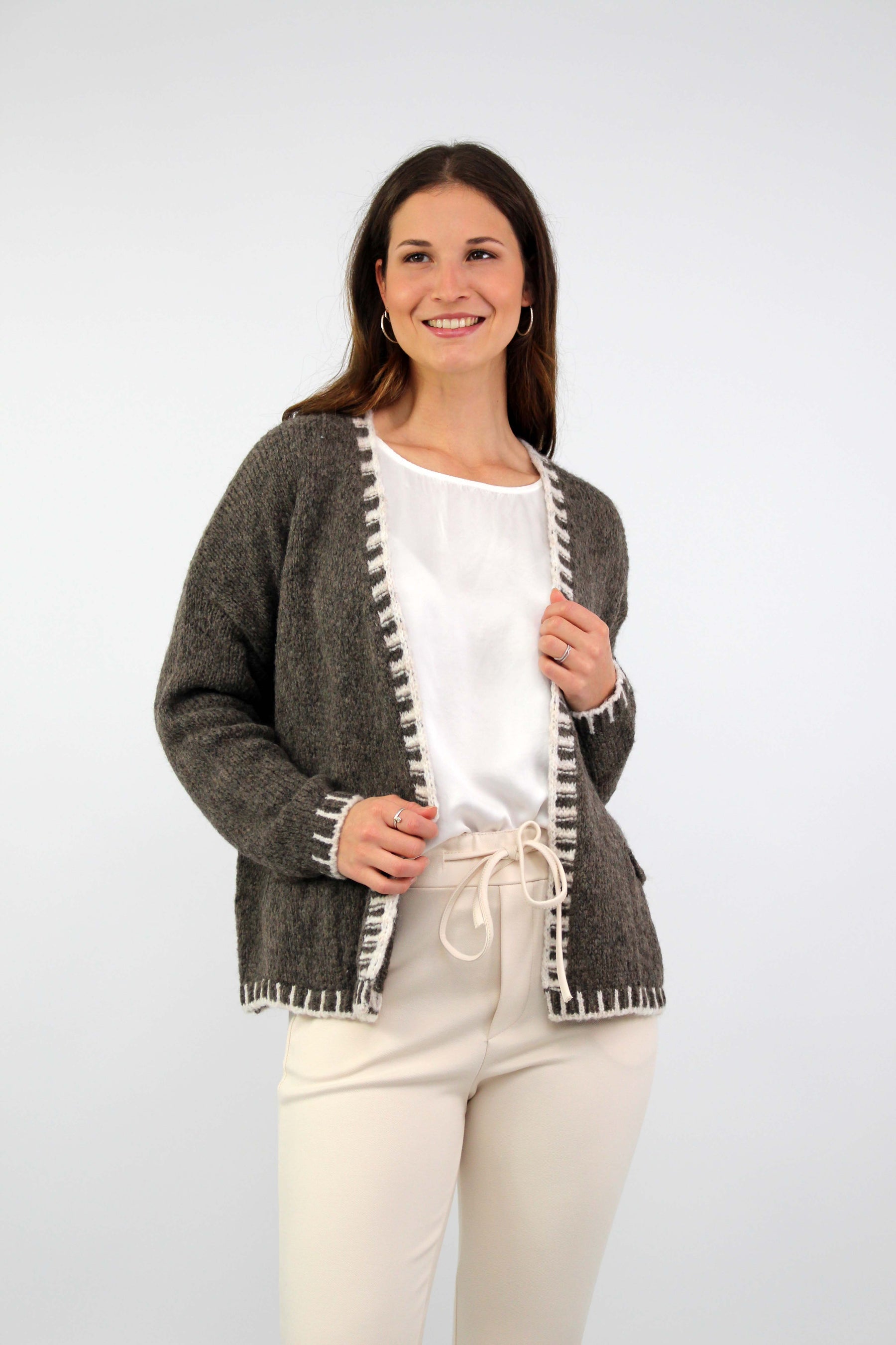 Strickjacke mit Kontrast-Rand - Braun
