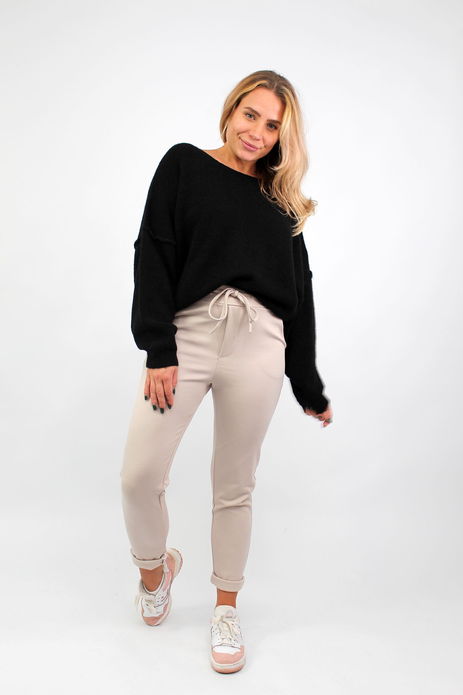 Pullover mit aufgesetzter Naht - Schwarz