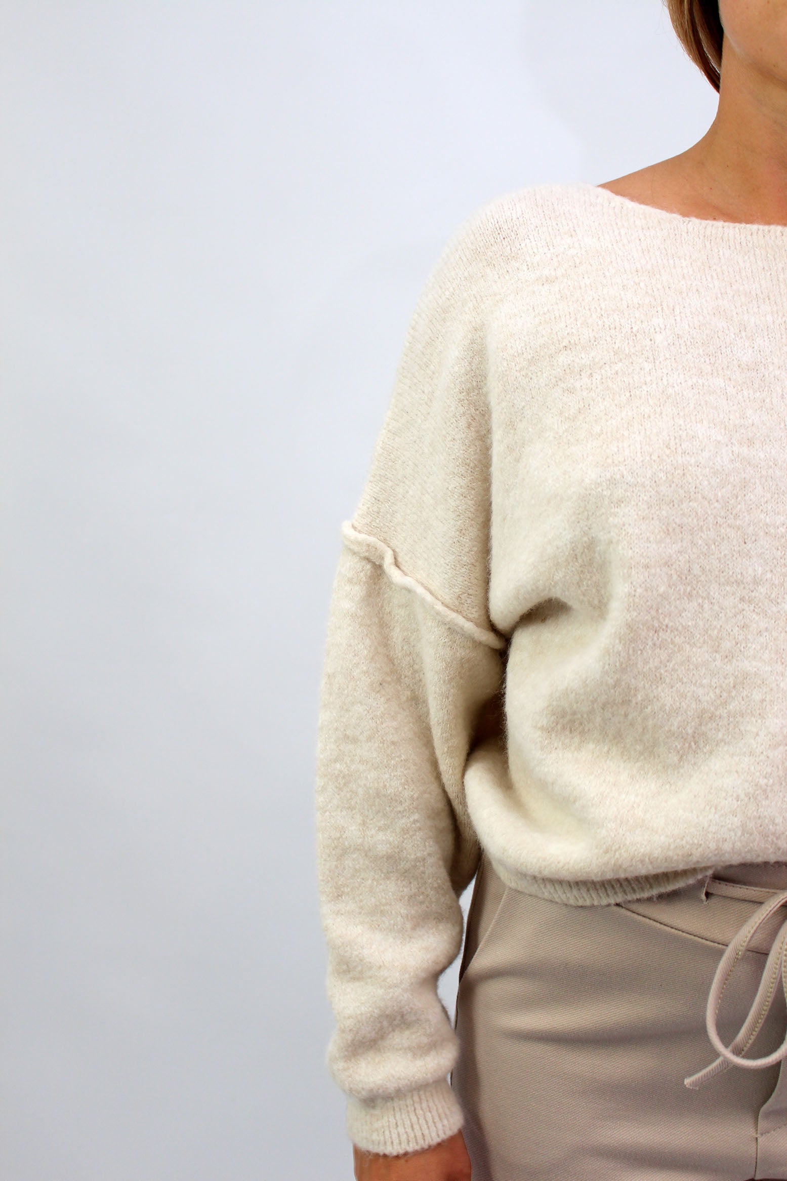 Pullover mit aufgesetzter Naht - Creme
