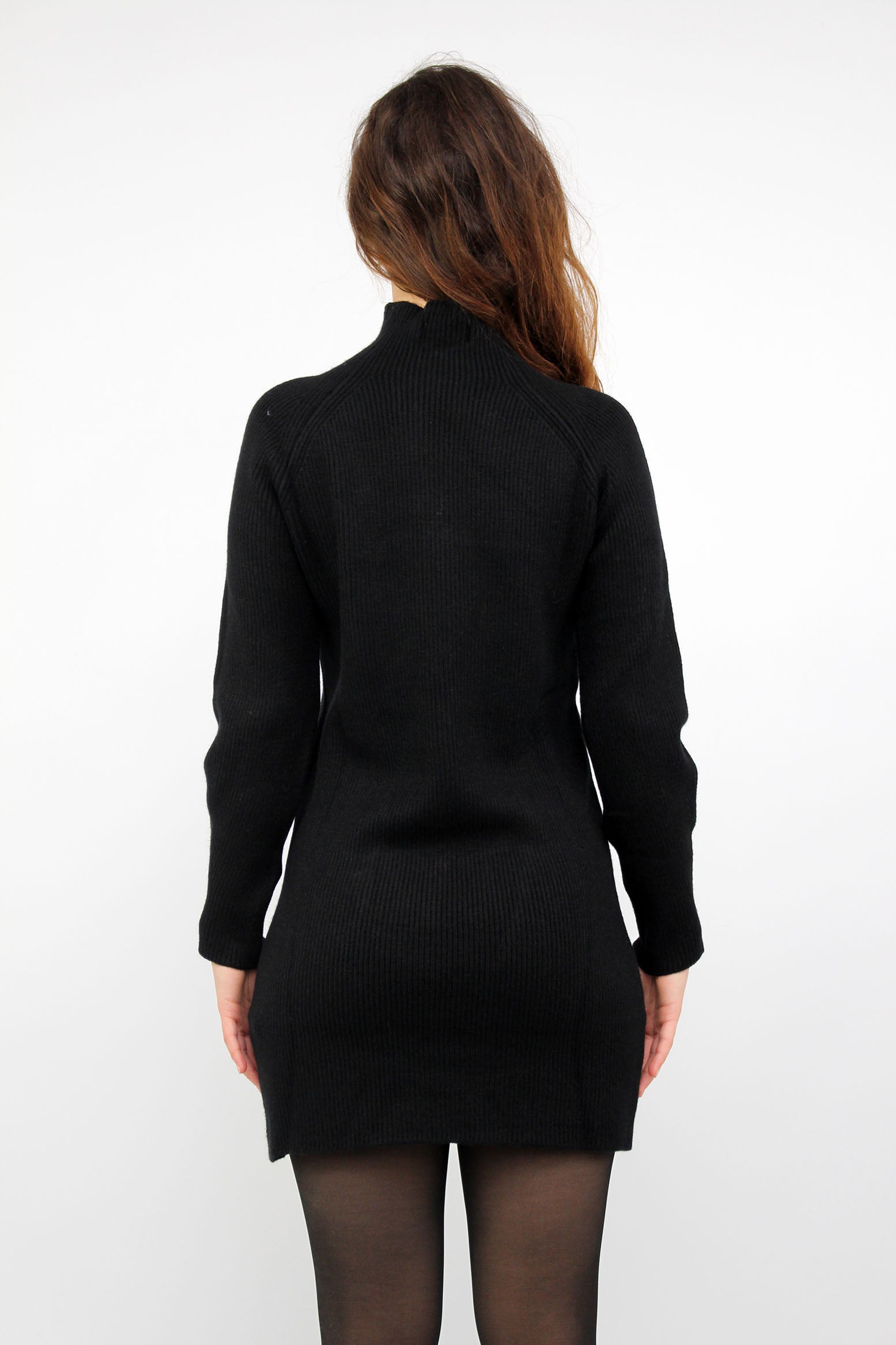 Strickkleid mit Stehkragen - Schwarz