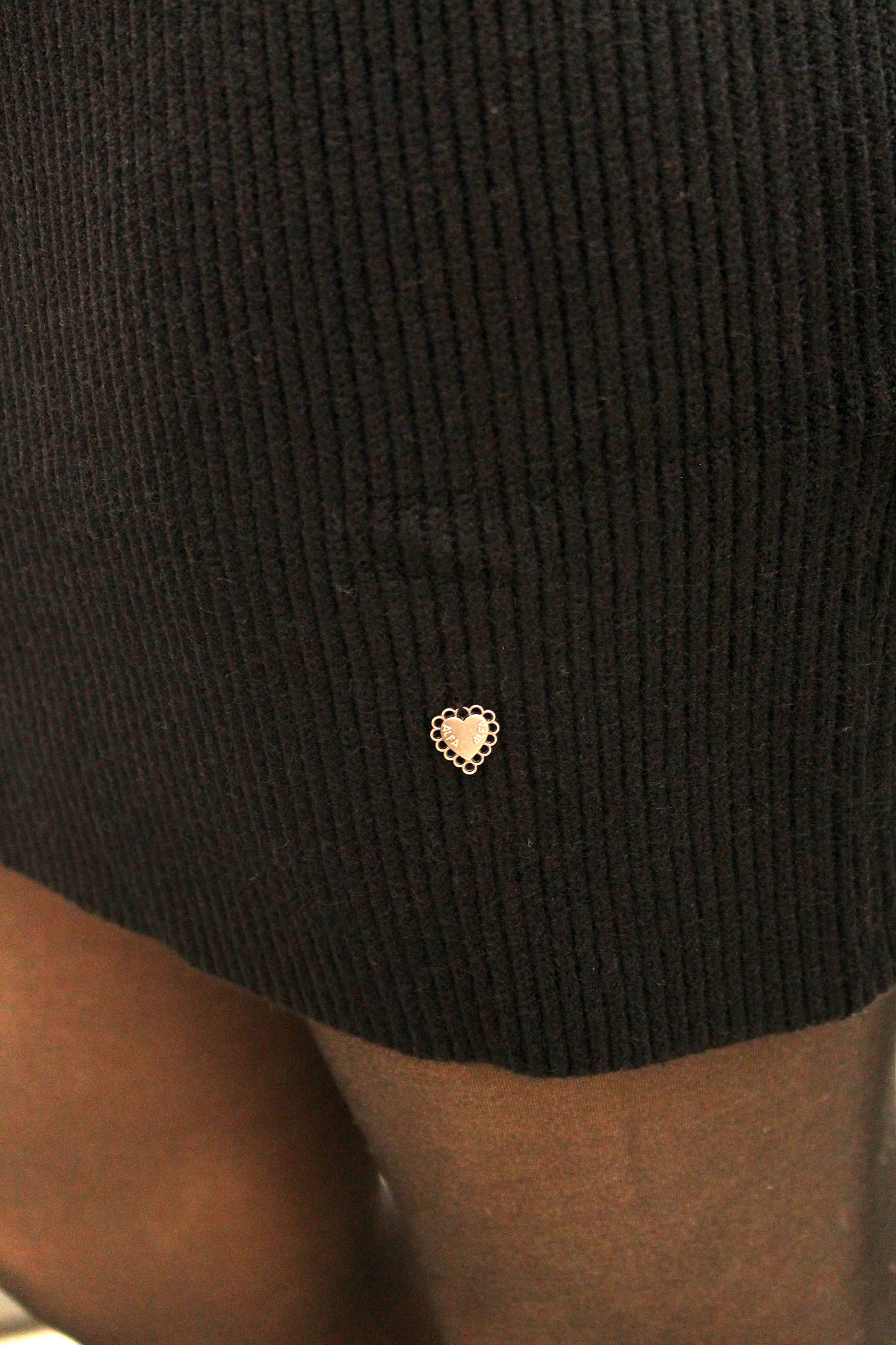 Strickkleid mit Stehkragen - Schwarz