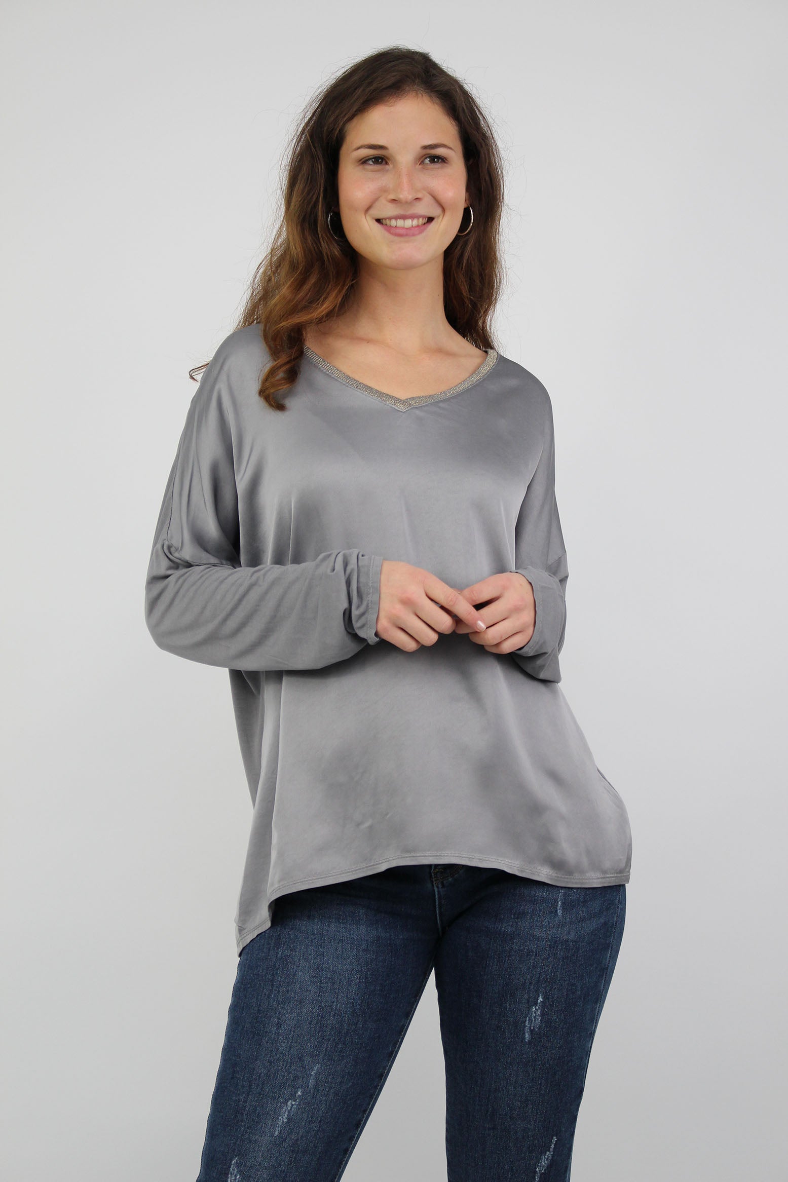 Seidenshirt mit V-Ausschnitt - Grau