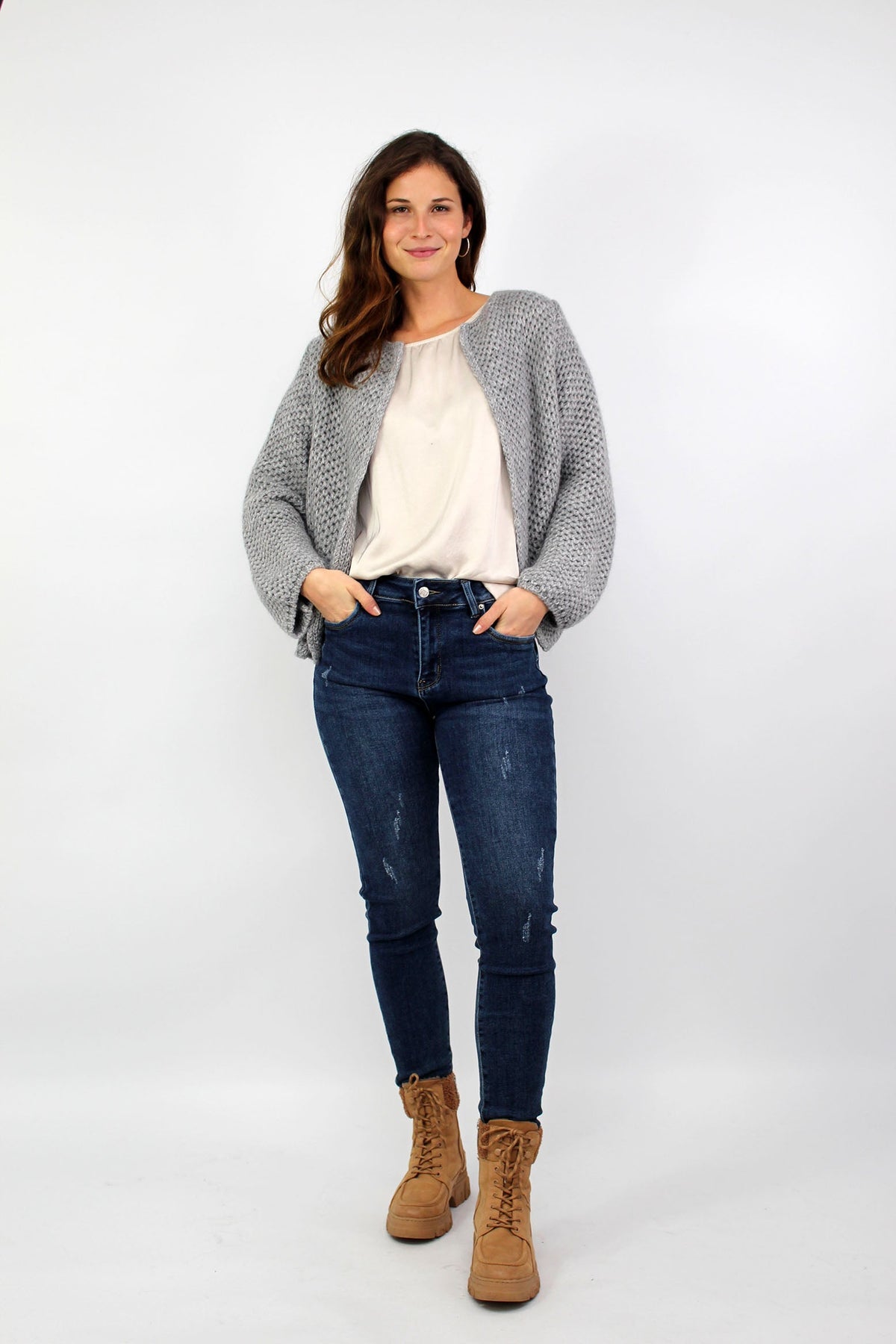 Kurze Strickjacke - Hellgrau