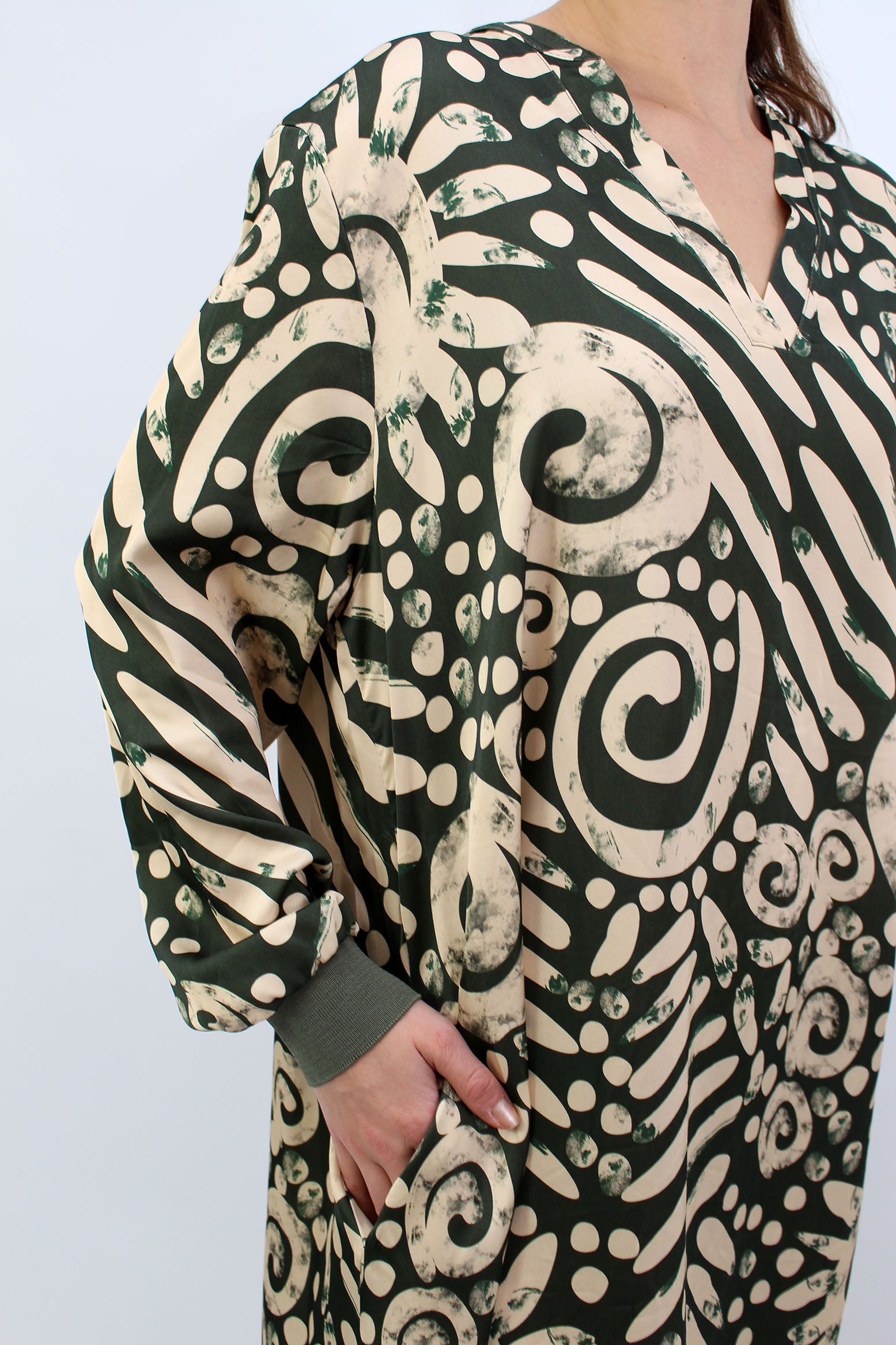 Seidenkleid mit Print - Khaki