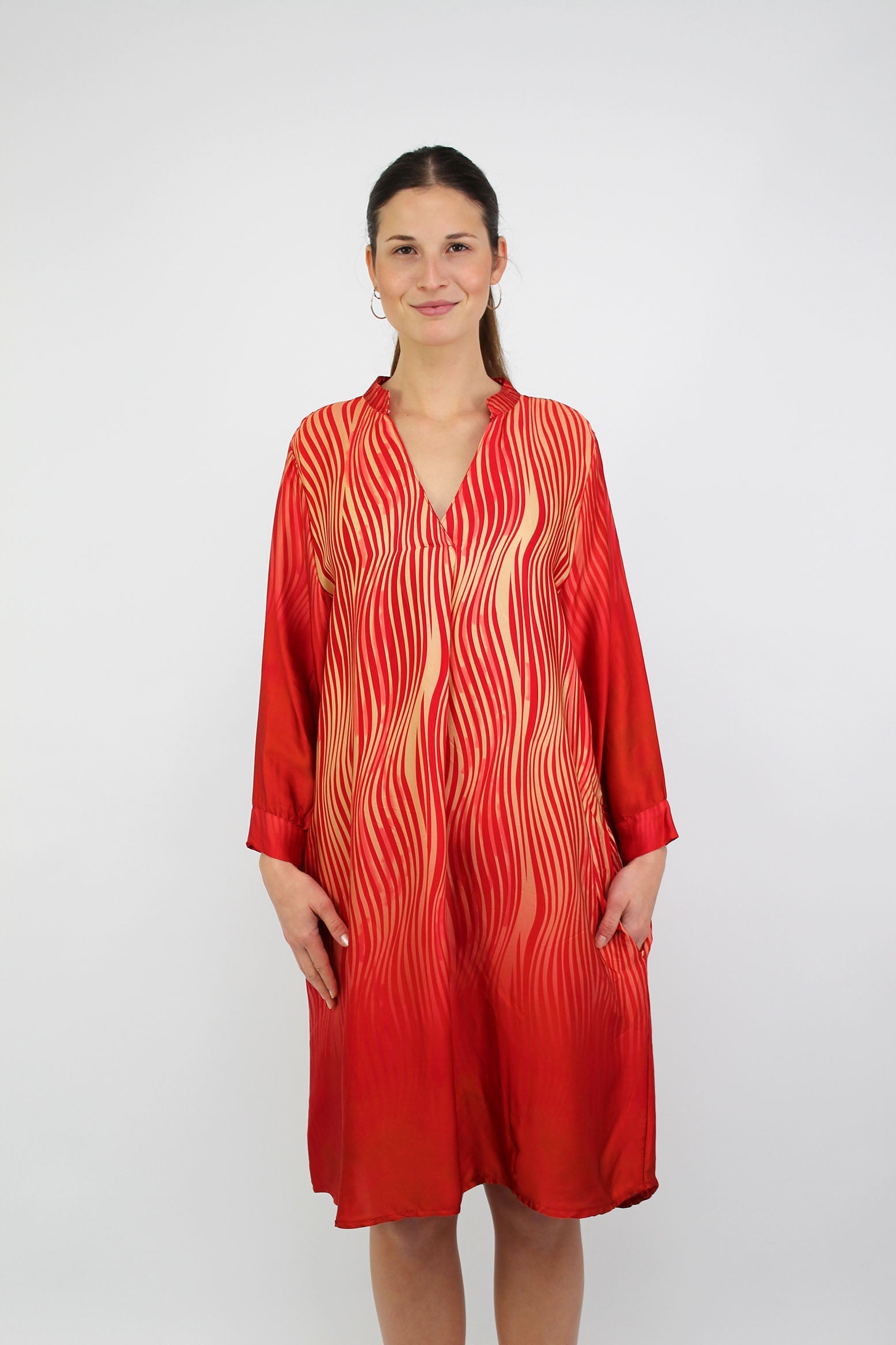 Kleid mit Wellen Print - Rot