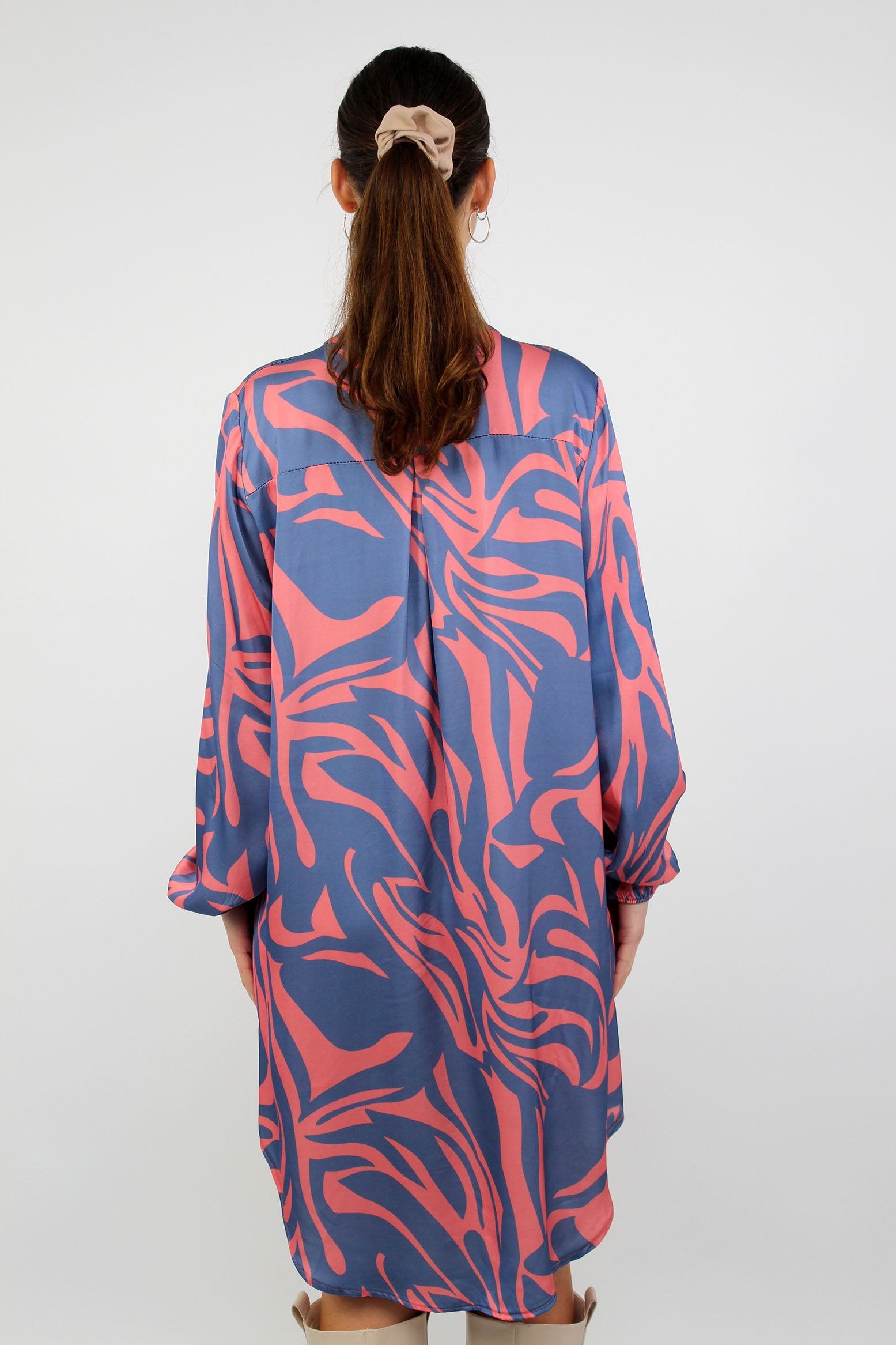 Seidenkleid mit Grafikprint - Blau