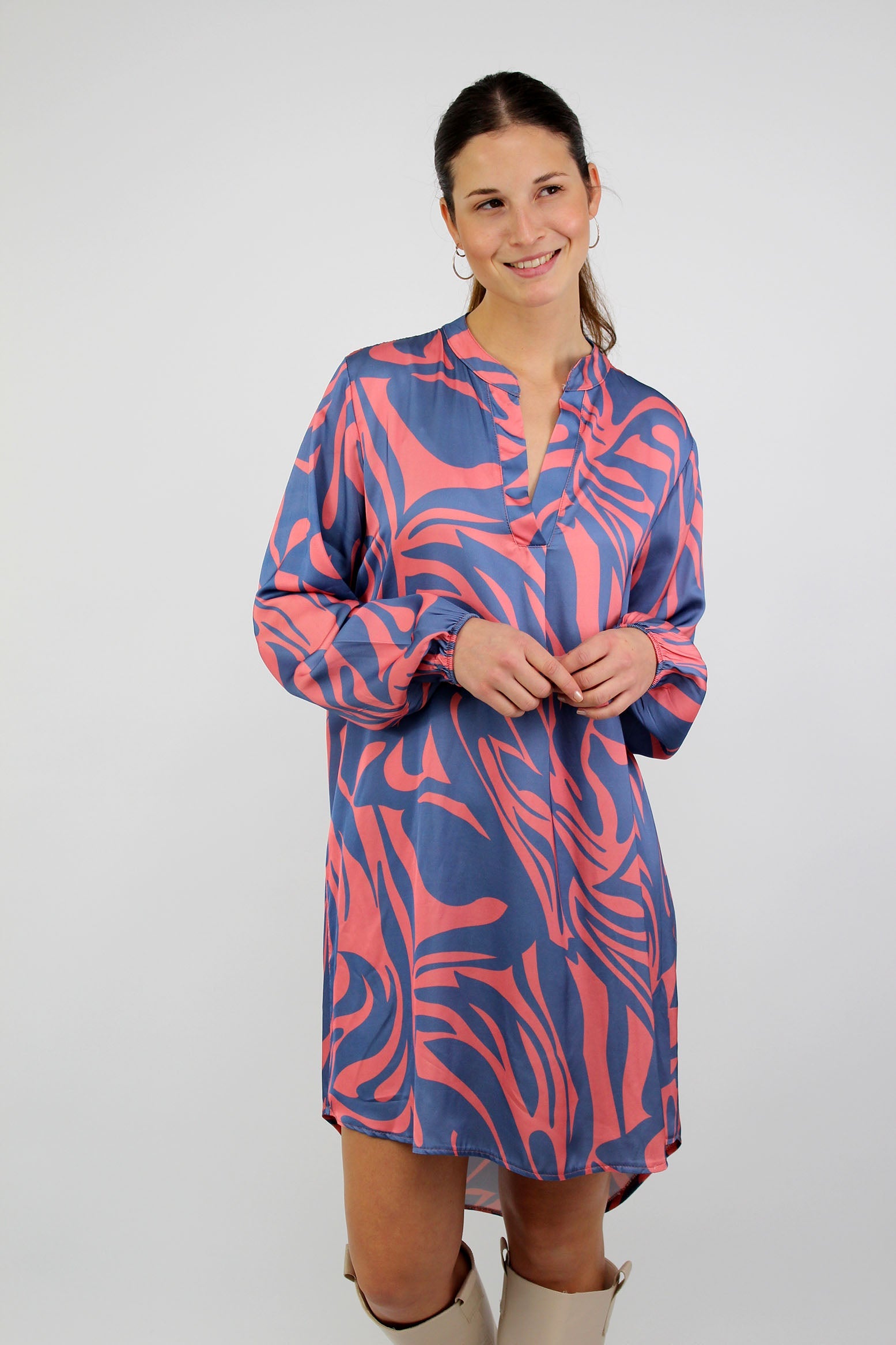 Seidenkleid mit Grafikprint - Blau