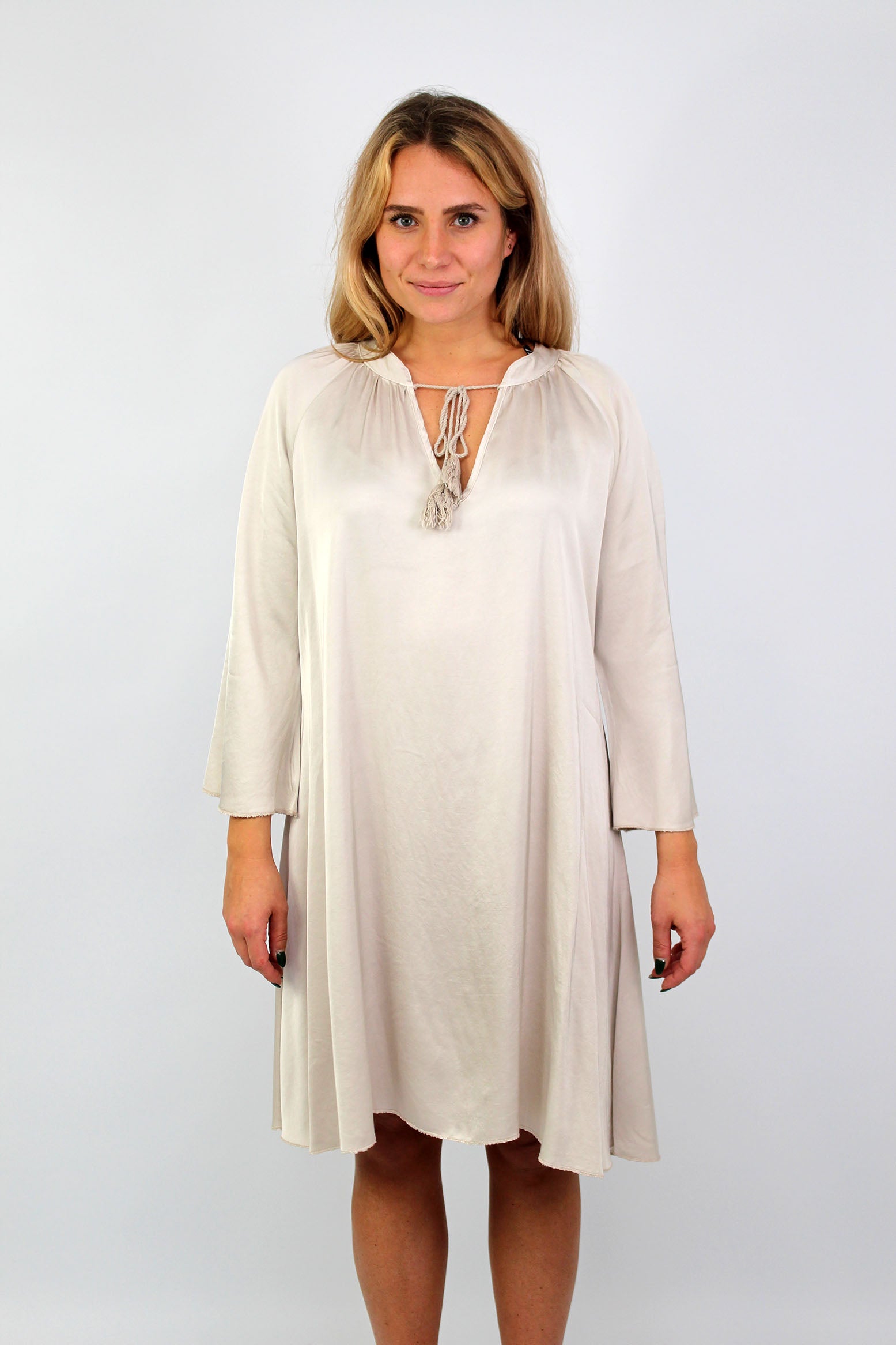 Seidenkleid mit Kordel - Beige