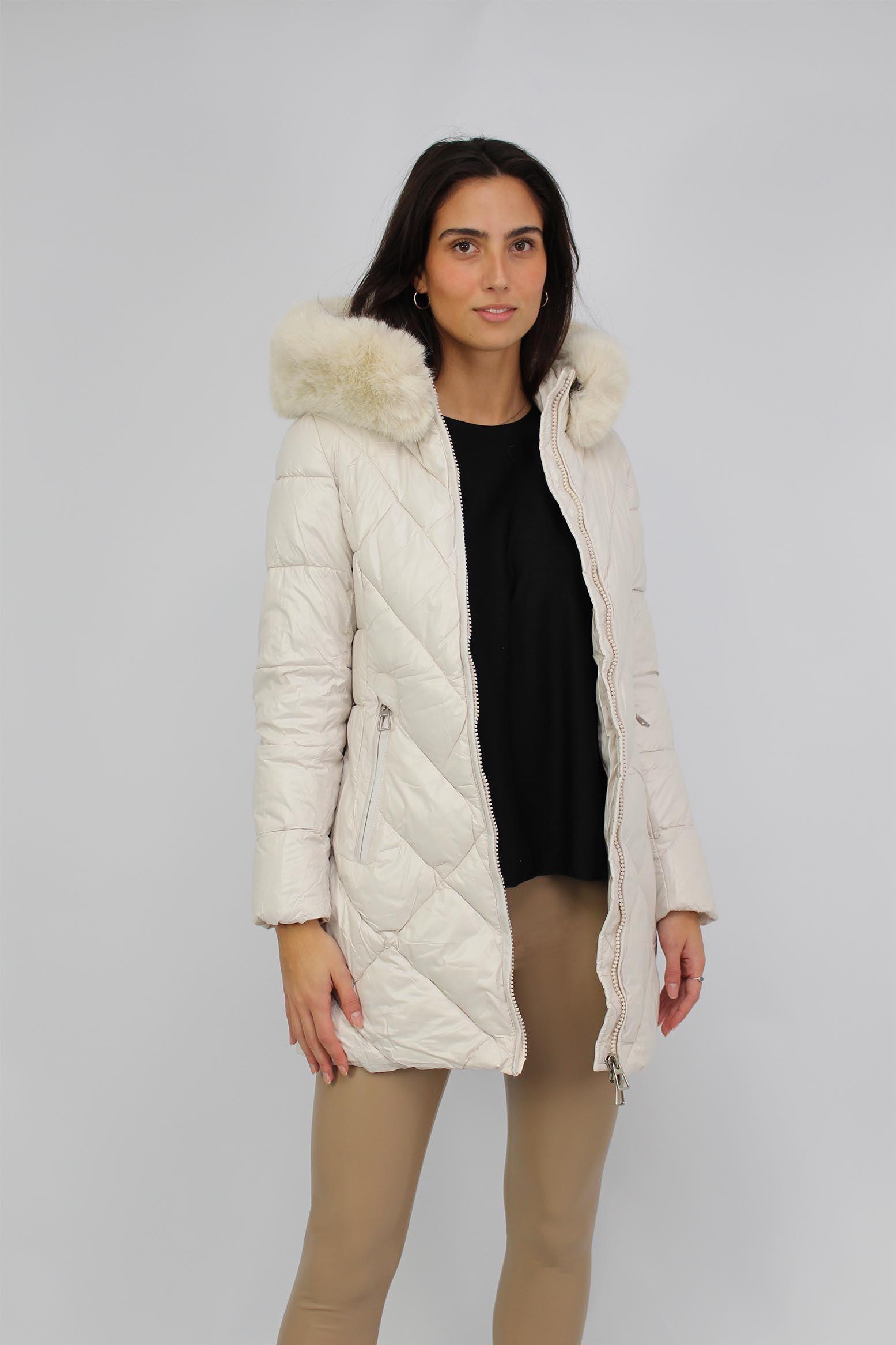 Wintermantel mit Kapuze und Kunstfell - Creme
