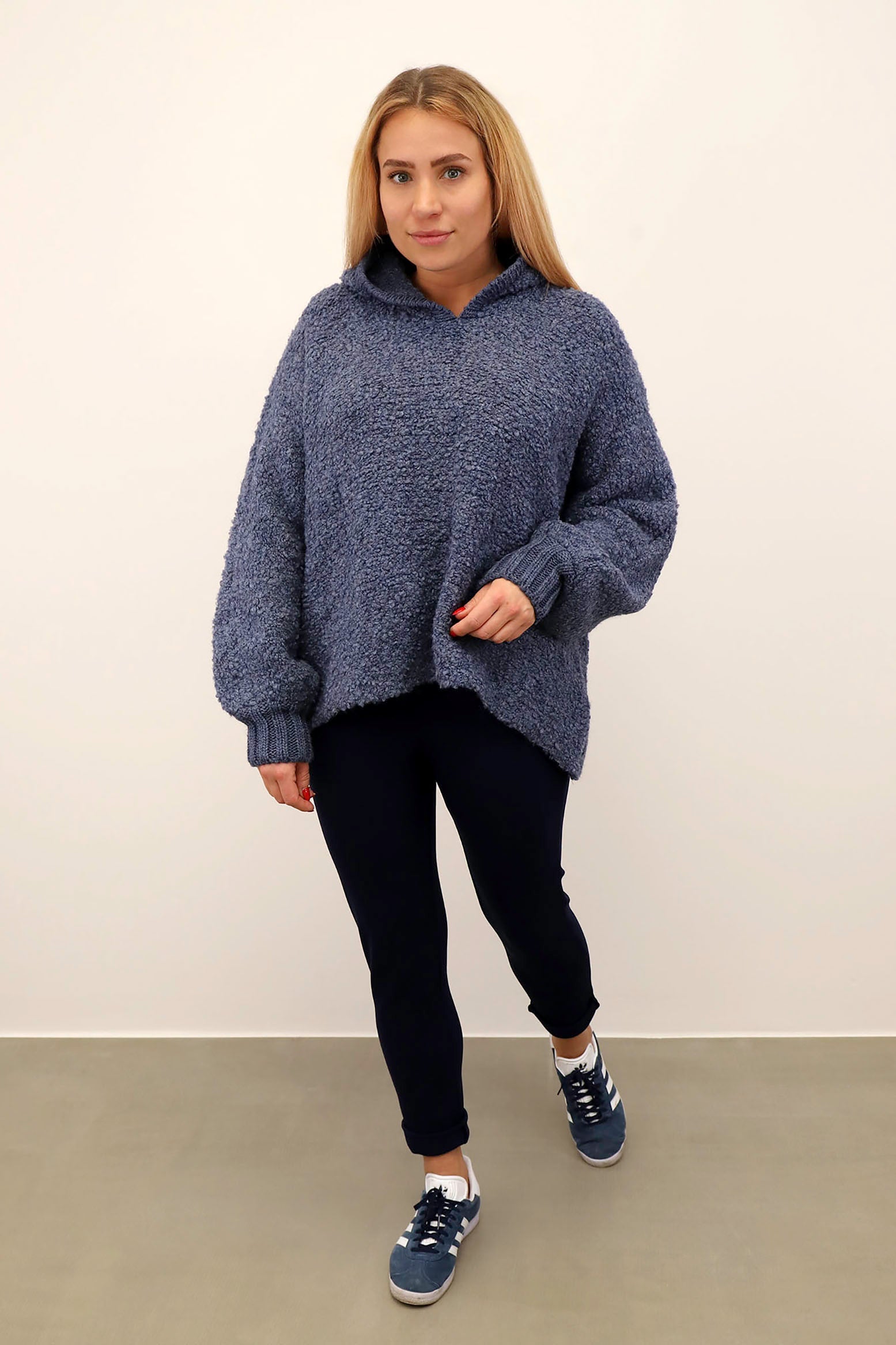 Pullover "Bouclee mit Kapuze" - Blau