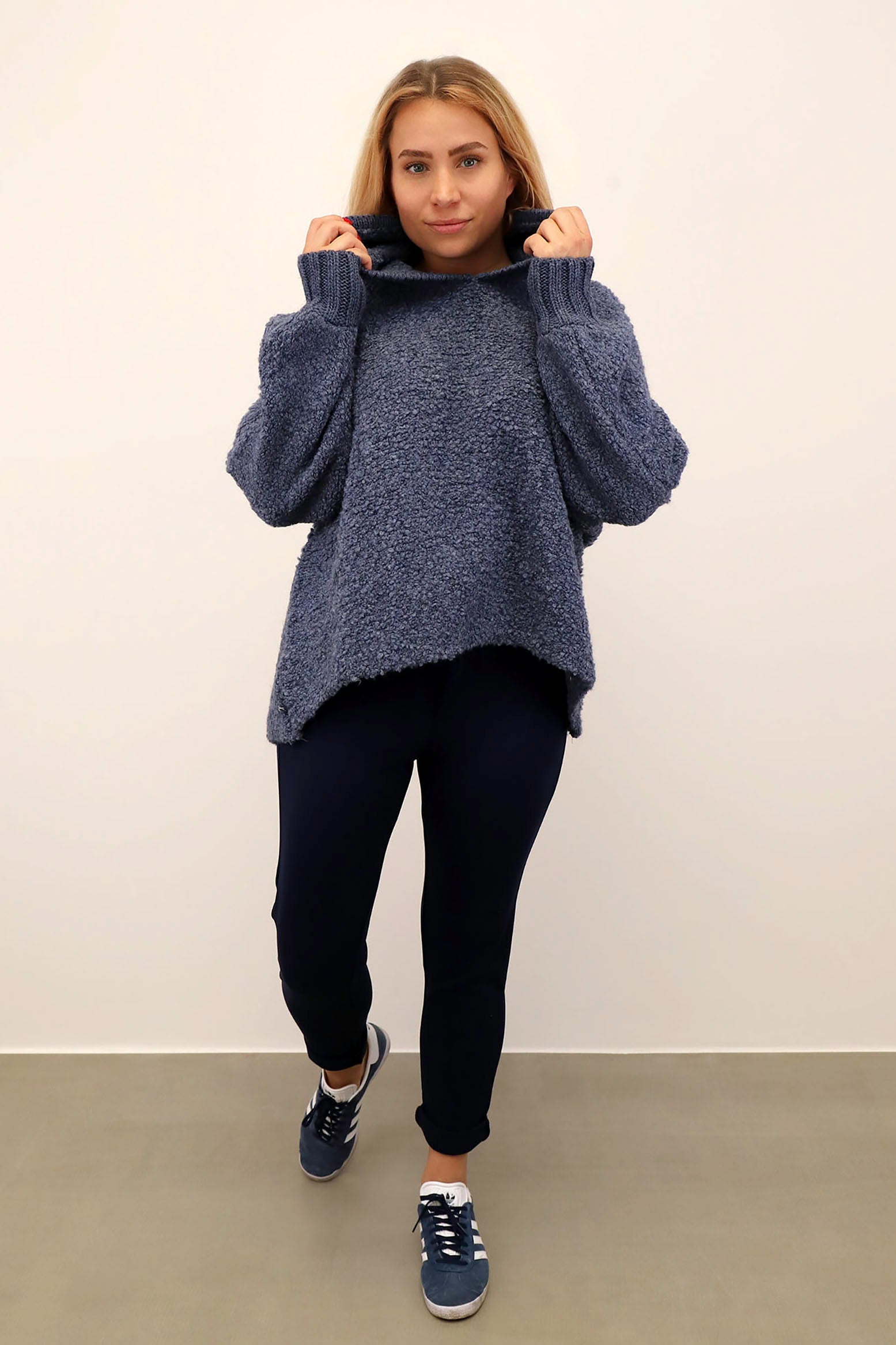 Pullover "Bouclee mit Kapuze" - Blau