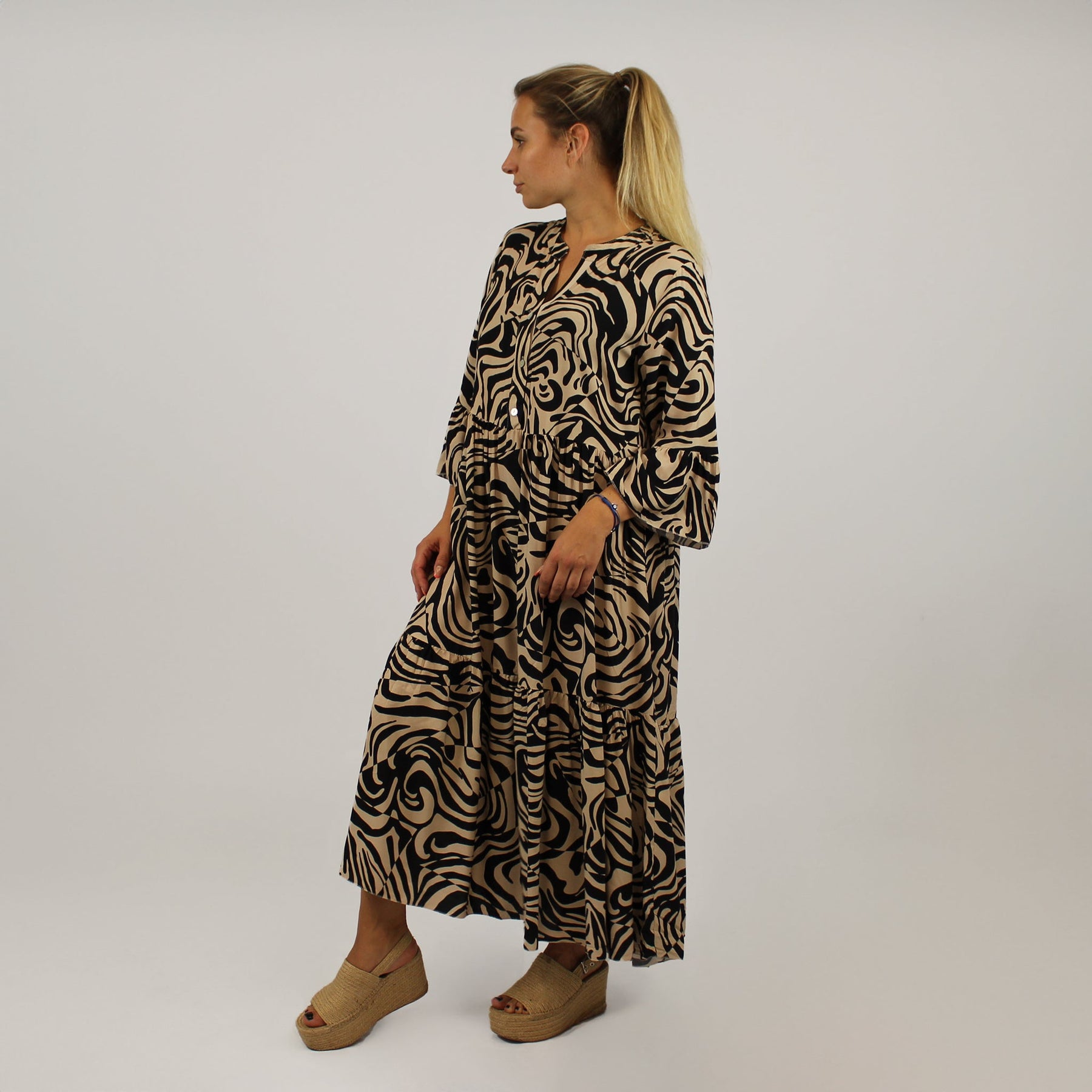 Maxikleid mit Druck - Schwarz