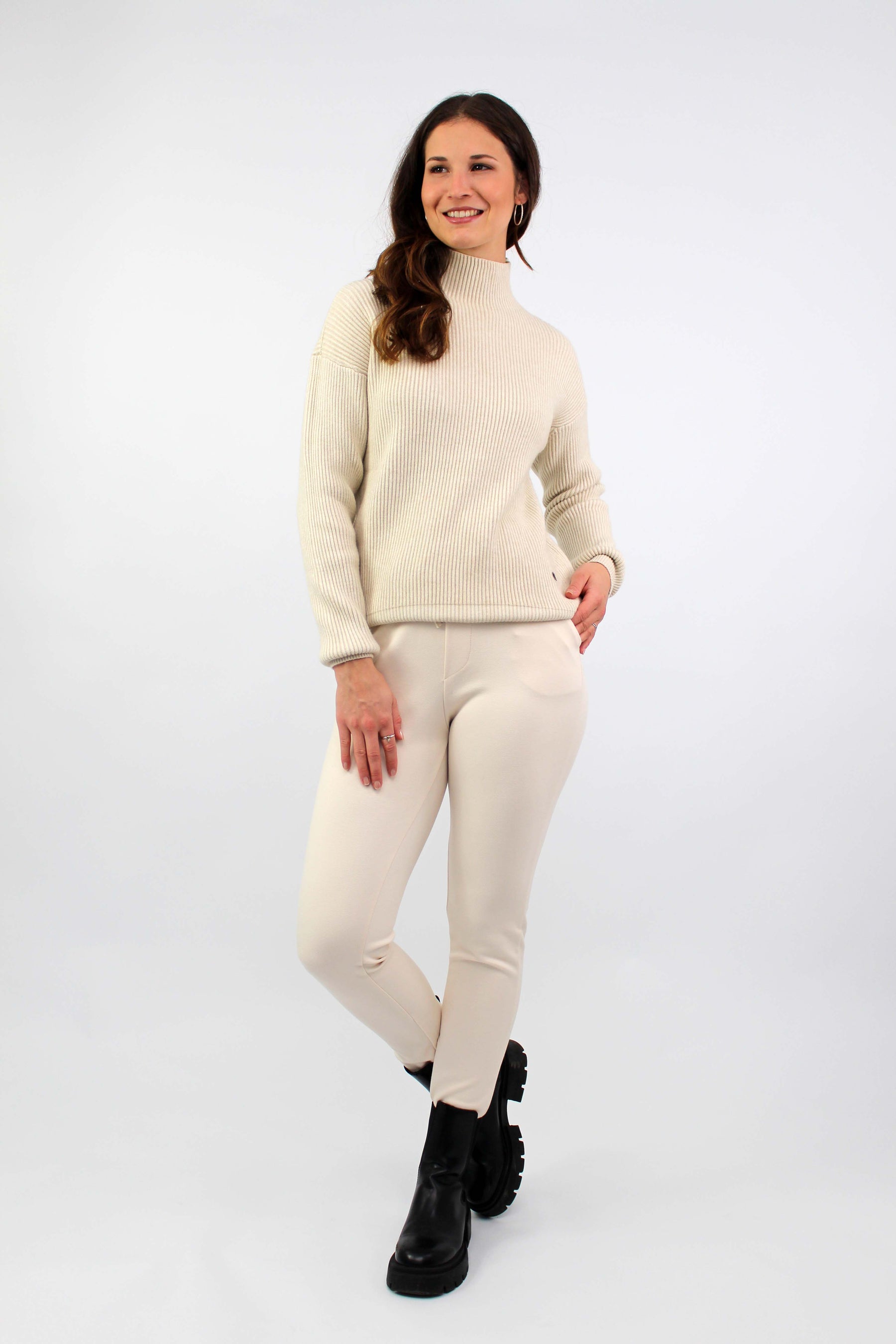 Pullover mit Stehkragen - Beige