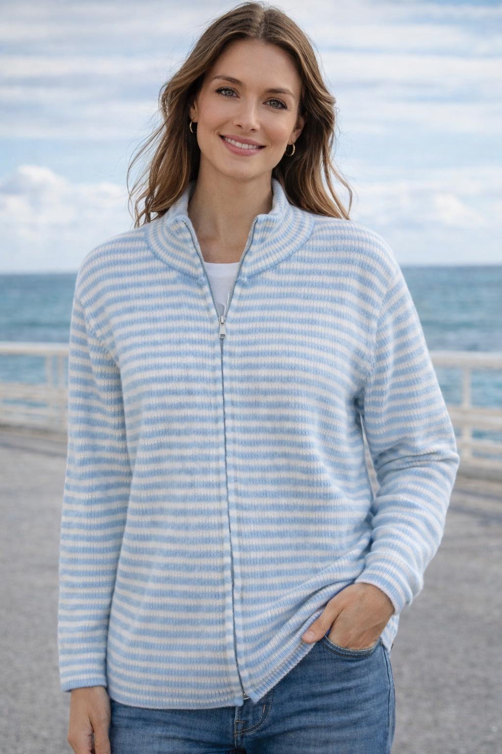 Flair - Leichte Strickjacke mit Wolle und Reißverschluss - Streifen Hellblau