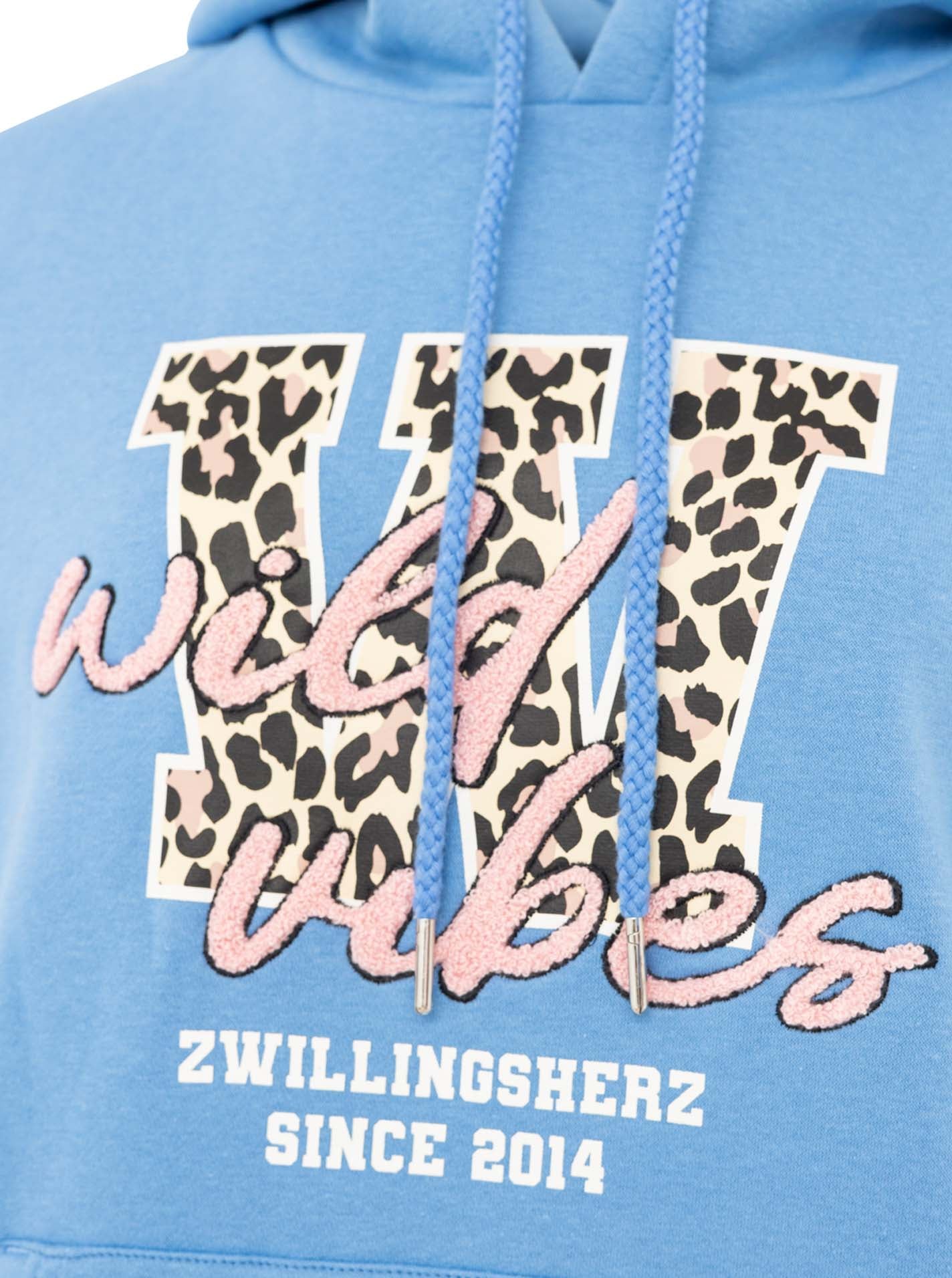 Zwillingsherz Hoodie Wild Vibes College Mittelblau Detail