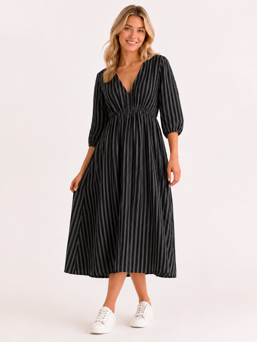 Lockeres Musselin Kleid mit Streifen - Schwarz