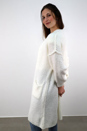 Strickjacke mit Naht und Taschen - Wollweiß