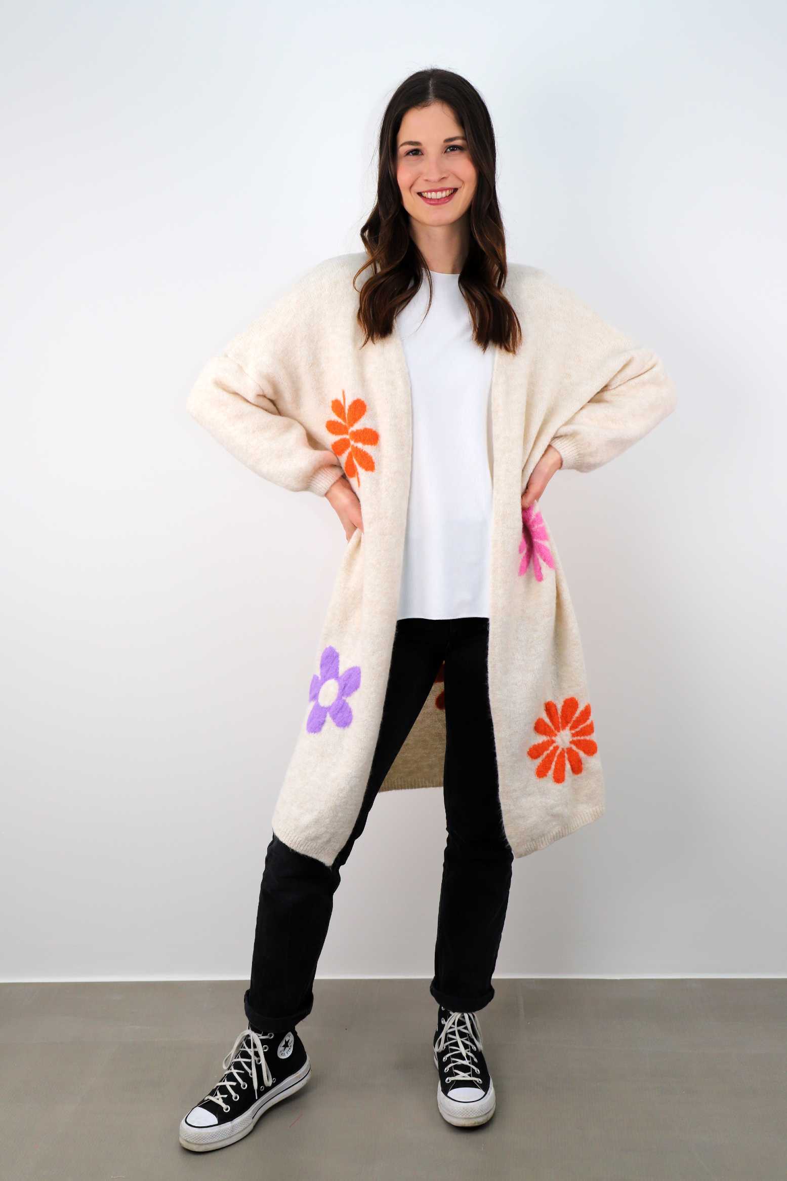 Strickjacke mit Blumen - Creme