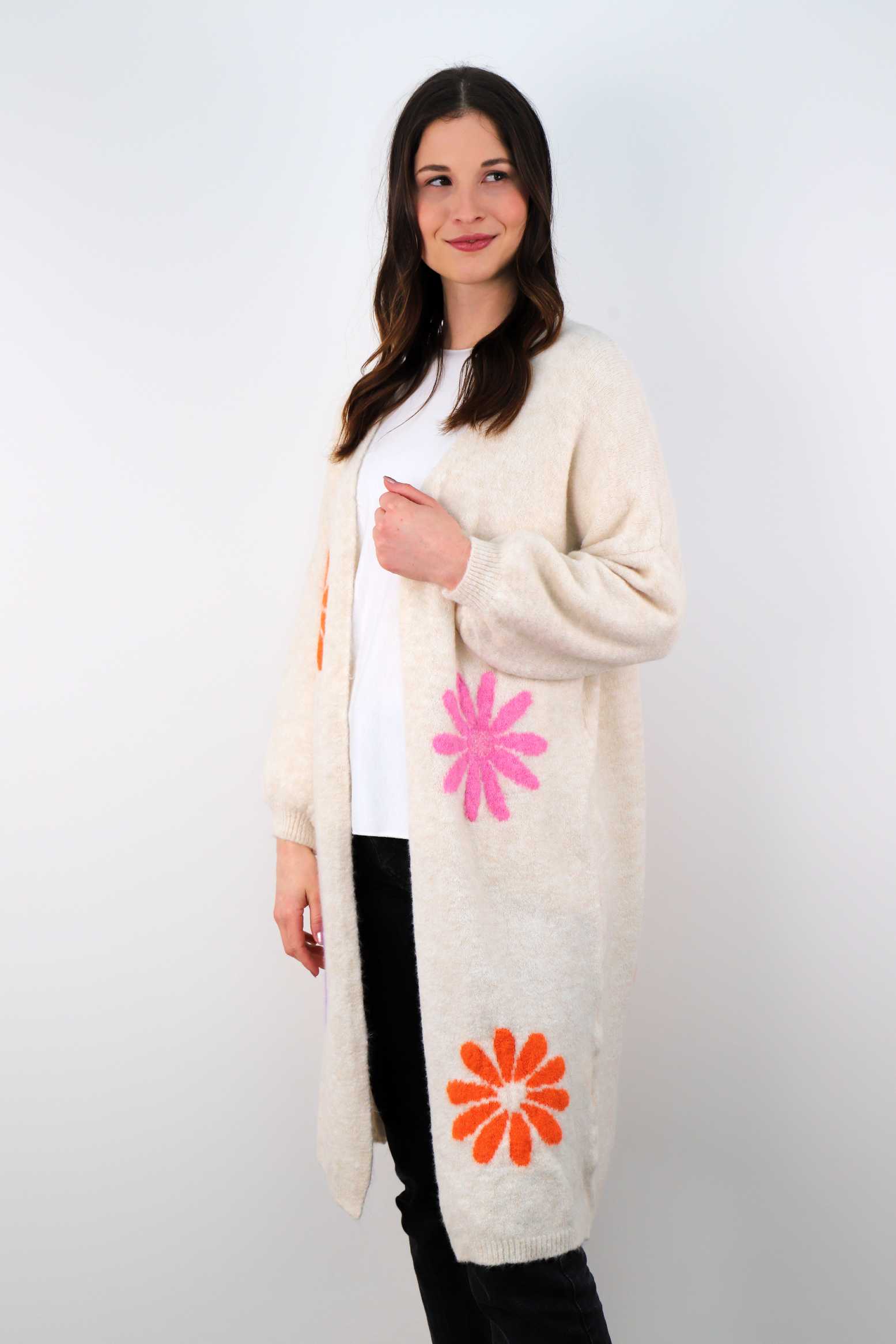 Strickjacke mit Blumen - Creme