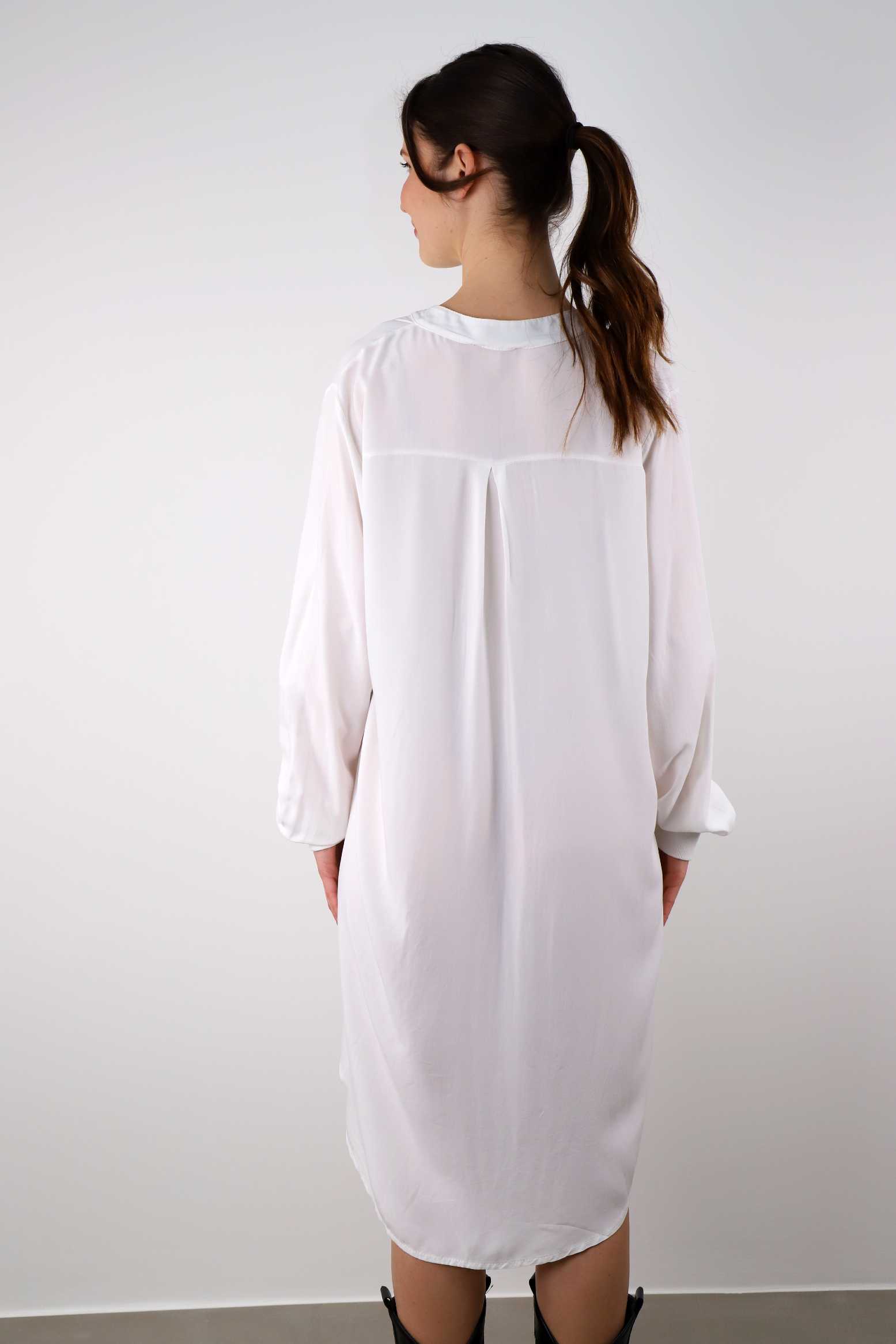 Kleid mit V-Ausschnitt - Weiß