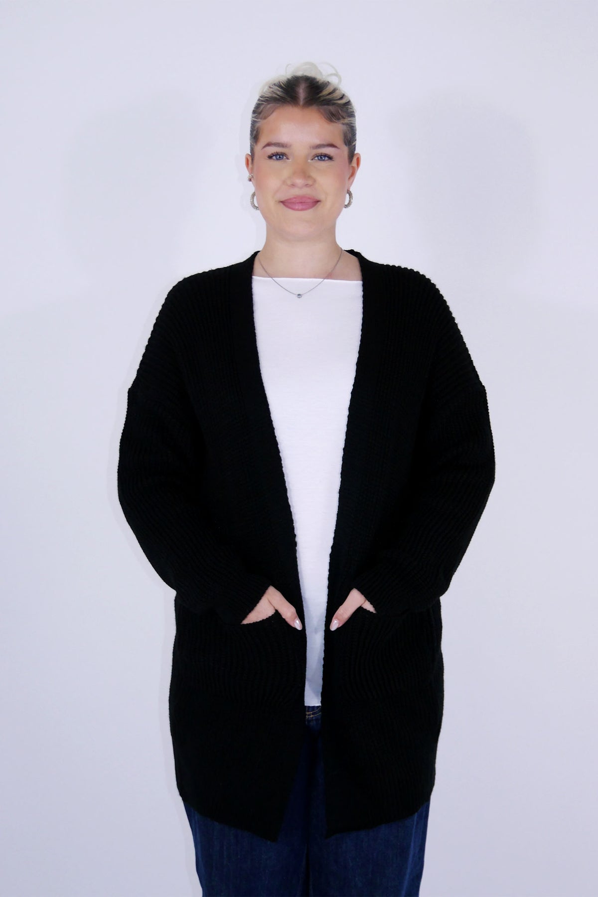Flair - Strickjacke in trendigem Schwarz