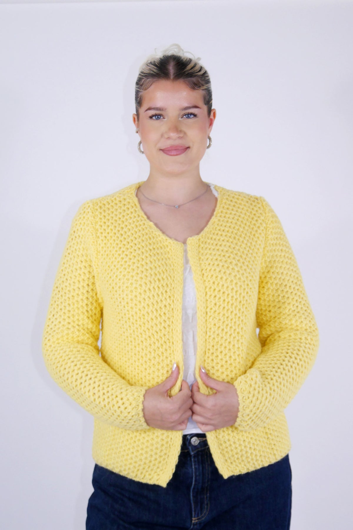 Kurze Strickjacke - Gelb