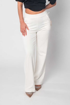 Comfort Hose ausgestellt - Weiß/Creme