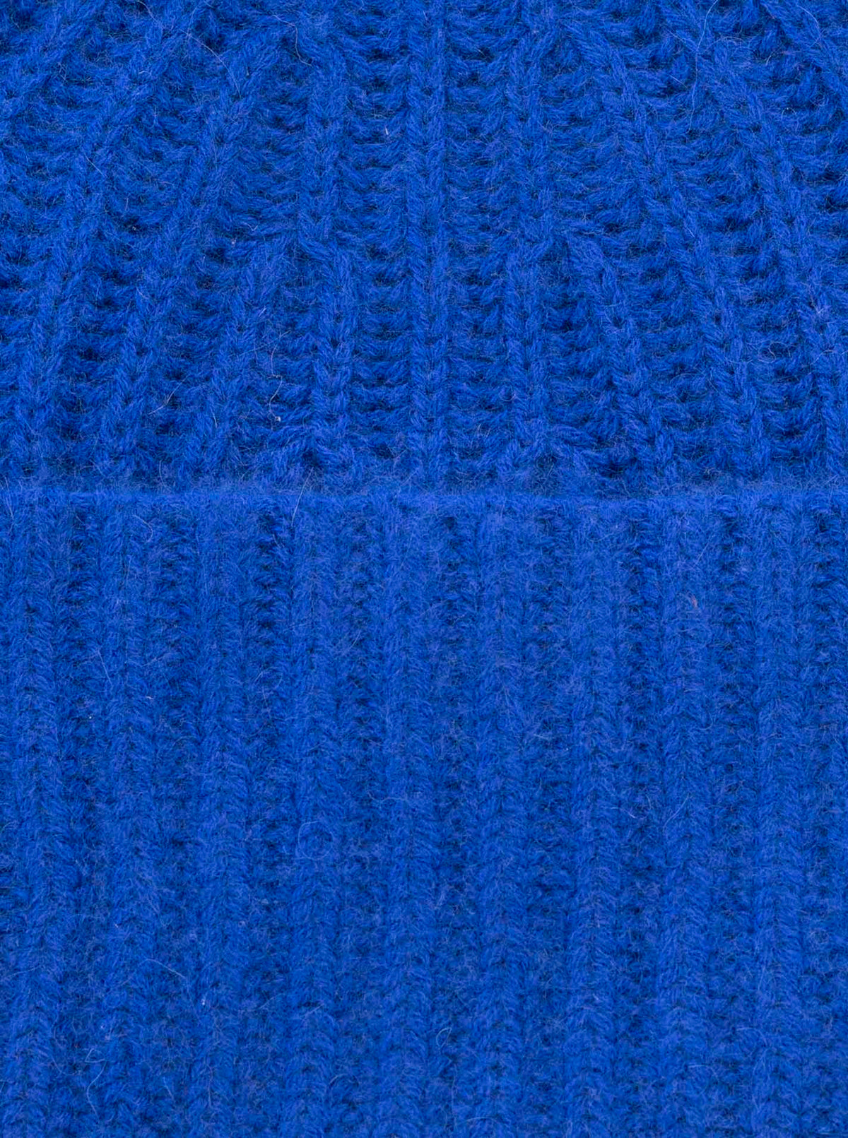 Zwillingsherz Kaschmir Mütze Grobstrick Royalblau Detail