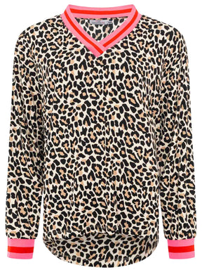 Zwillingsherz Blusenshirt mit V-Ausschnitt – Leo-Print in Beige-Pink, Vorderansicht, weich fallender Stoff, femininer Look