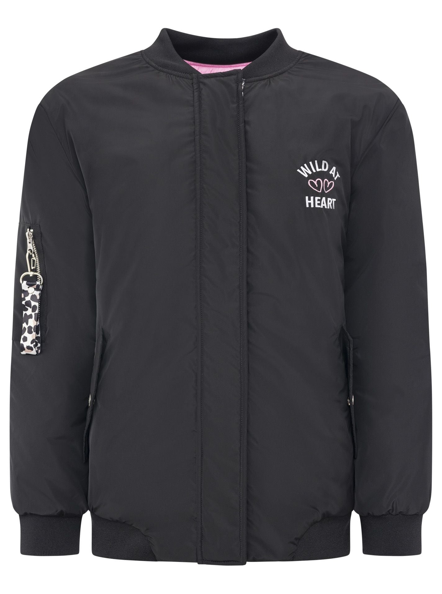 Zwillingsherz Bomberjacke Wild at Heart in Schwarz, Frontansicht mit Leo-Details am Reißverschluss und Logo-Stickerei auf der Brust