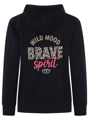 Rückansicht der Zwillingsherz Hoodiejacke mit Leo-Muster in Schwarz, Beige und Pink – Kapuze und Rückendesign im Fokus