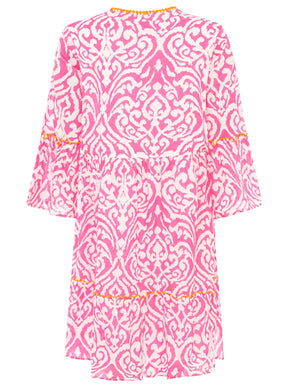 Rückseite des Zwillingsherz Kleids mit ornamentalem Muster in Pink und Orange