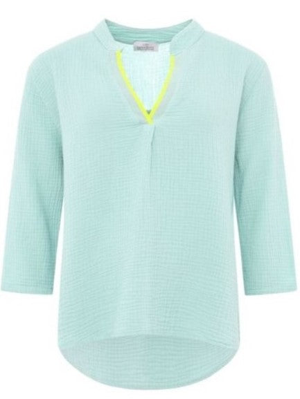 Zwillingsherz Musselin Bluse in Mint mit neonpinken Akzenten – luftiger Stoff, lässiger Schnitt, ideal für den Sommer