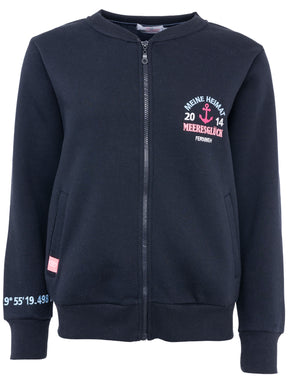 Zwillingsherz Sweatjacke "Meeresglück" mit Anker-Motiv in Navy/Pink – Vorderansicht der weichen Damenjacke mit Reißverschluss und Kapuze.