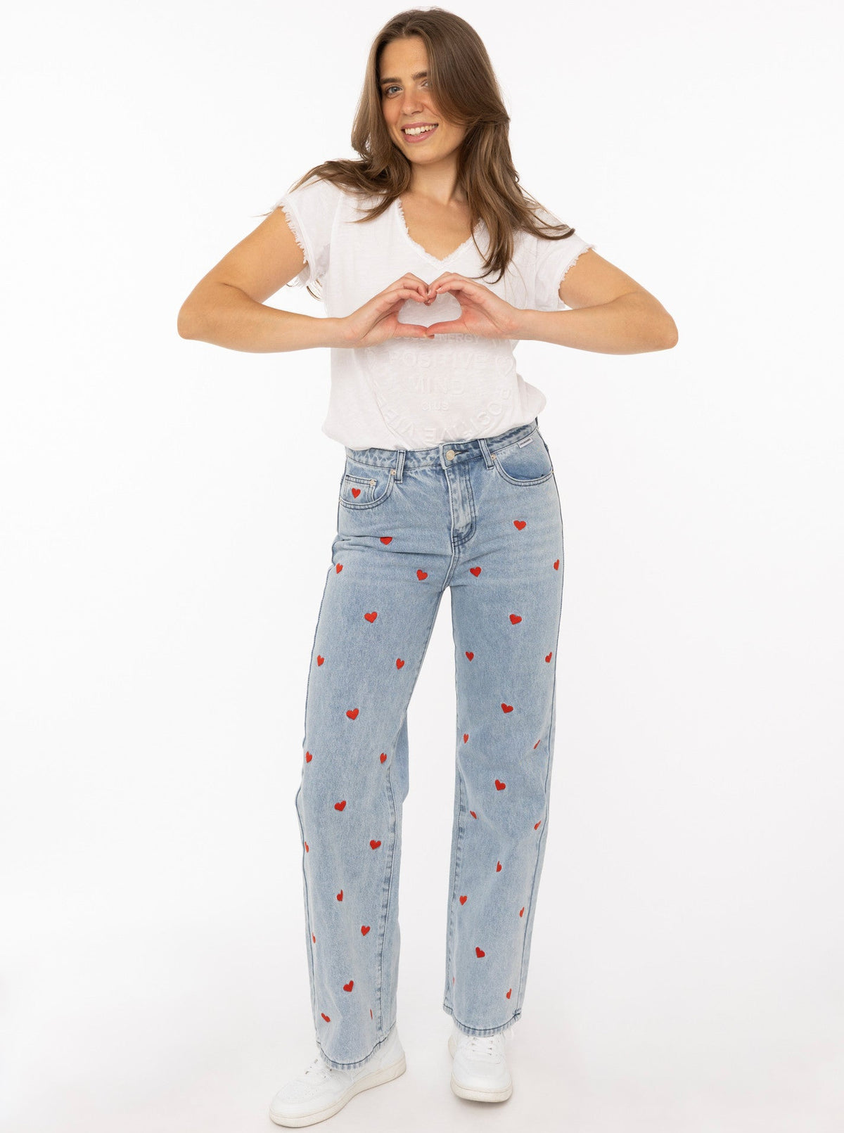 Zwillingsherz Weite Jeans mit Stick HEARTS Jeansblau – Ansicht 1