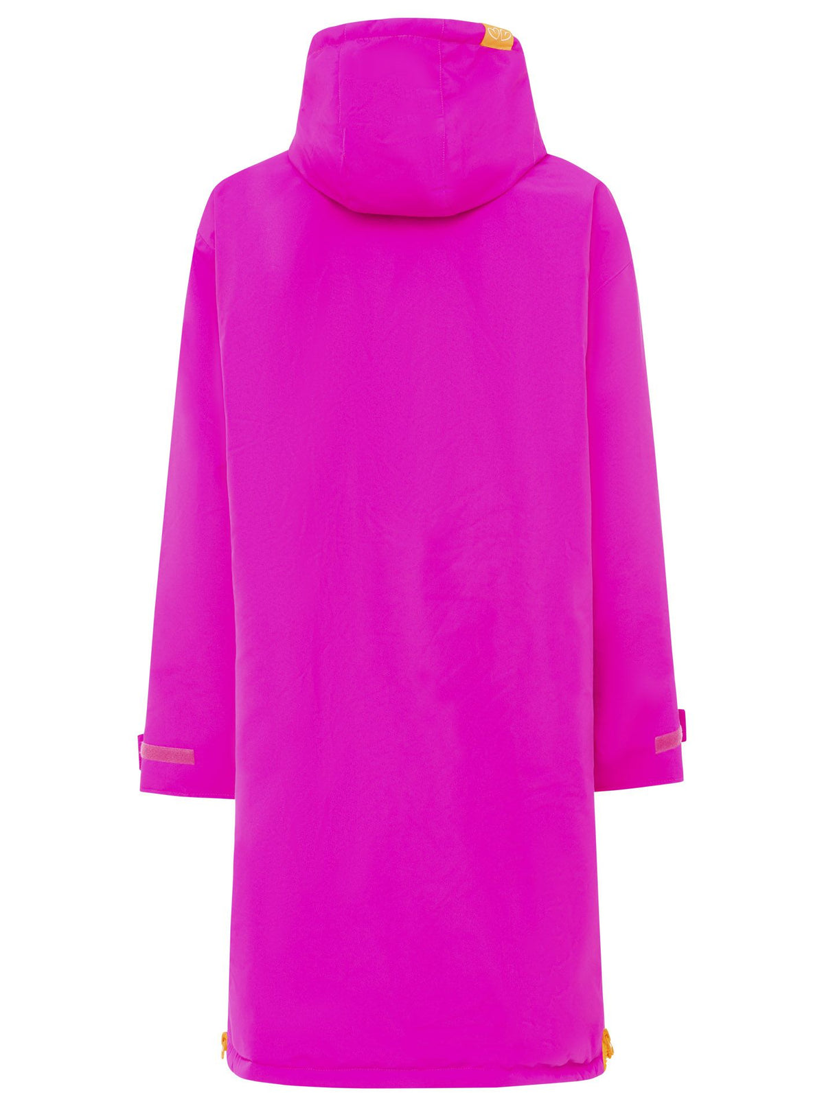 Rückansicht der flauschigen Oversize-Windjacke in Beere-Orange von Zwillingsherz