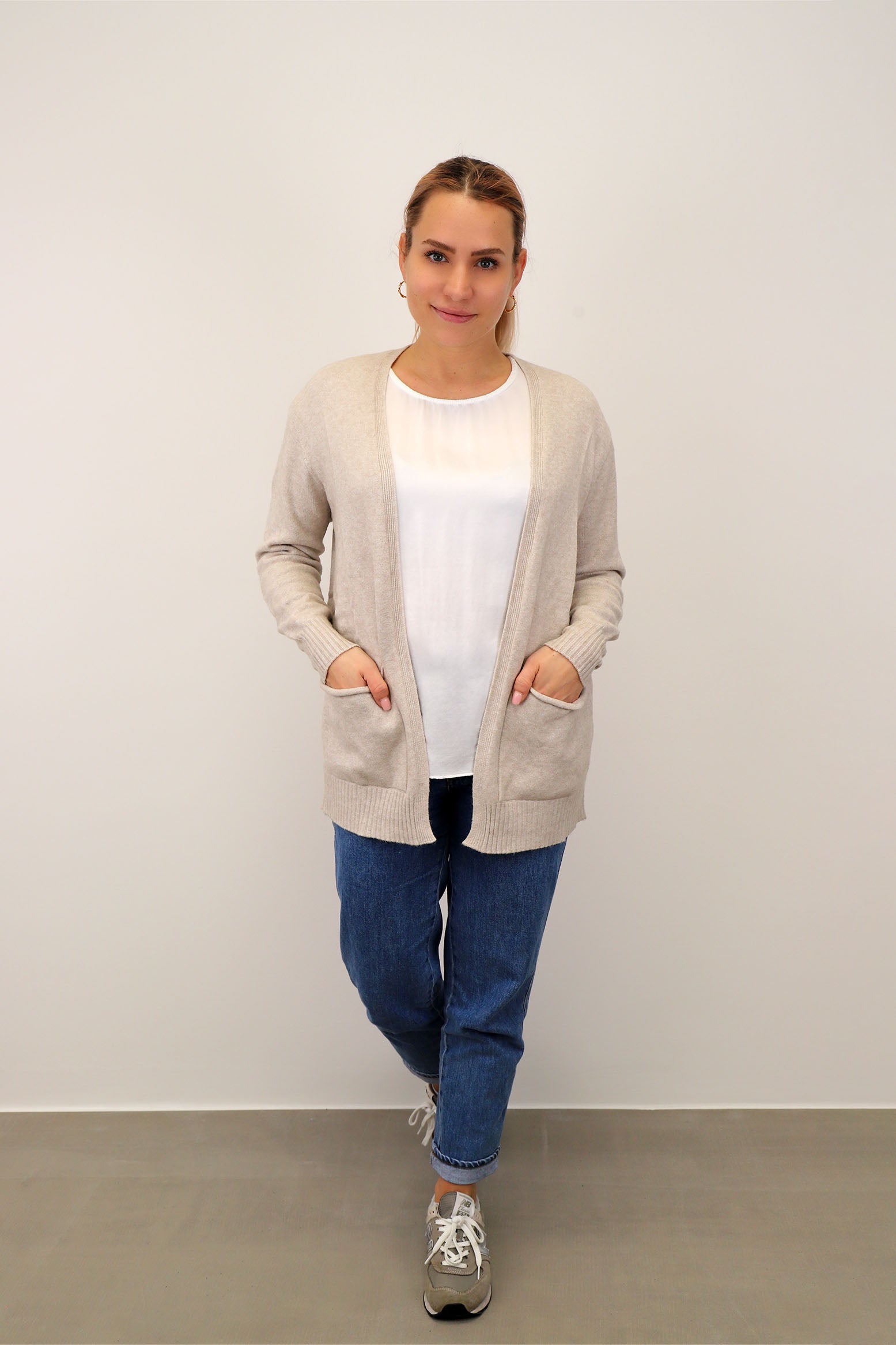 Strickjacke Basic mit Taschen - Beige