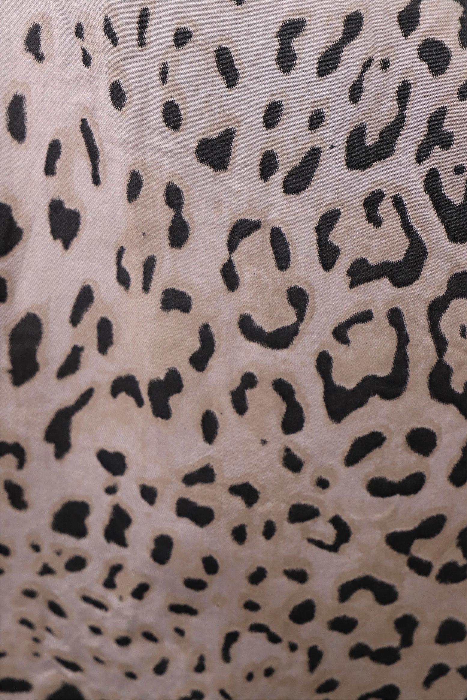 Seiden-Shirt mit Leo Print - Taupe